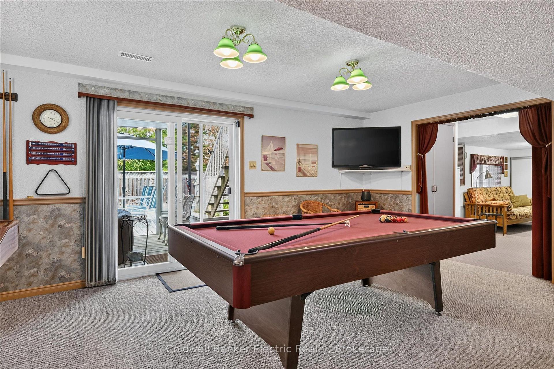 Photo 6 of 948 Smithside Court, Peterborough, Monaghan Ward 2 — HOMEH