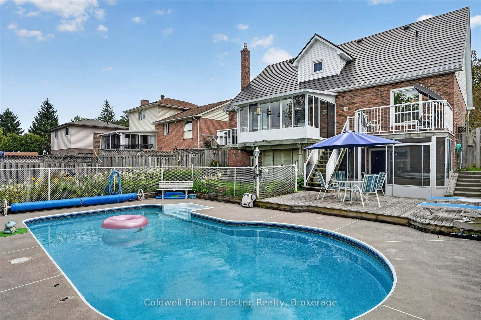 Photo 3 of 948 Smithside Court, Peterborough, Monaghan Ward 2 — HOMEH