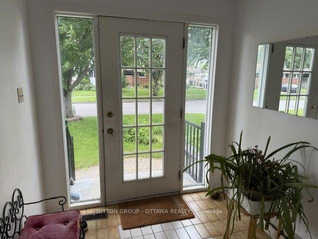 Photo 8 of 767 Claude Street, Ottawa, Castle Heights/Rideau High — HOMEH