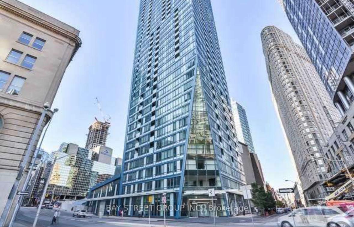 Photo 2 of Unit 1601, 8 The Esplanade Avenue, Toronto, Waterfront Communities — HOMEH