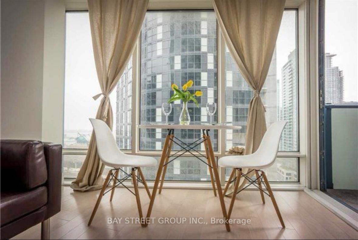 Photo 4 of Unit 1601, 8 The Esplanade Avenue, Toronto, Waterfront Communities — HOMEH