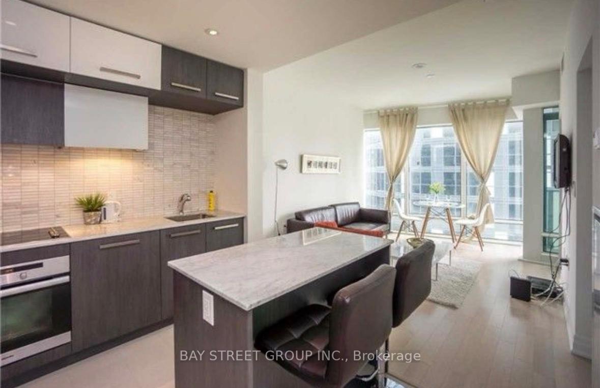 Photo 5 of Unit 1601, 8 The Esplanade Avenue, Toronto, Waterfront Communities — HOMEH