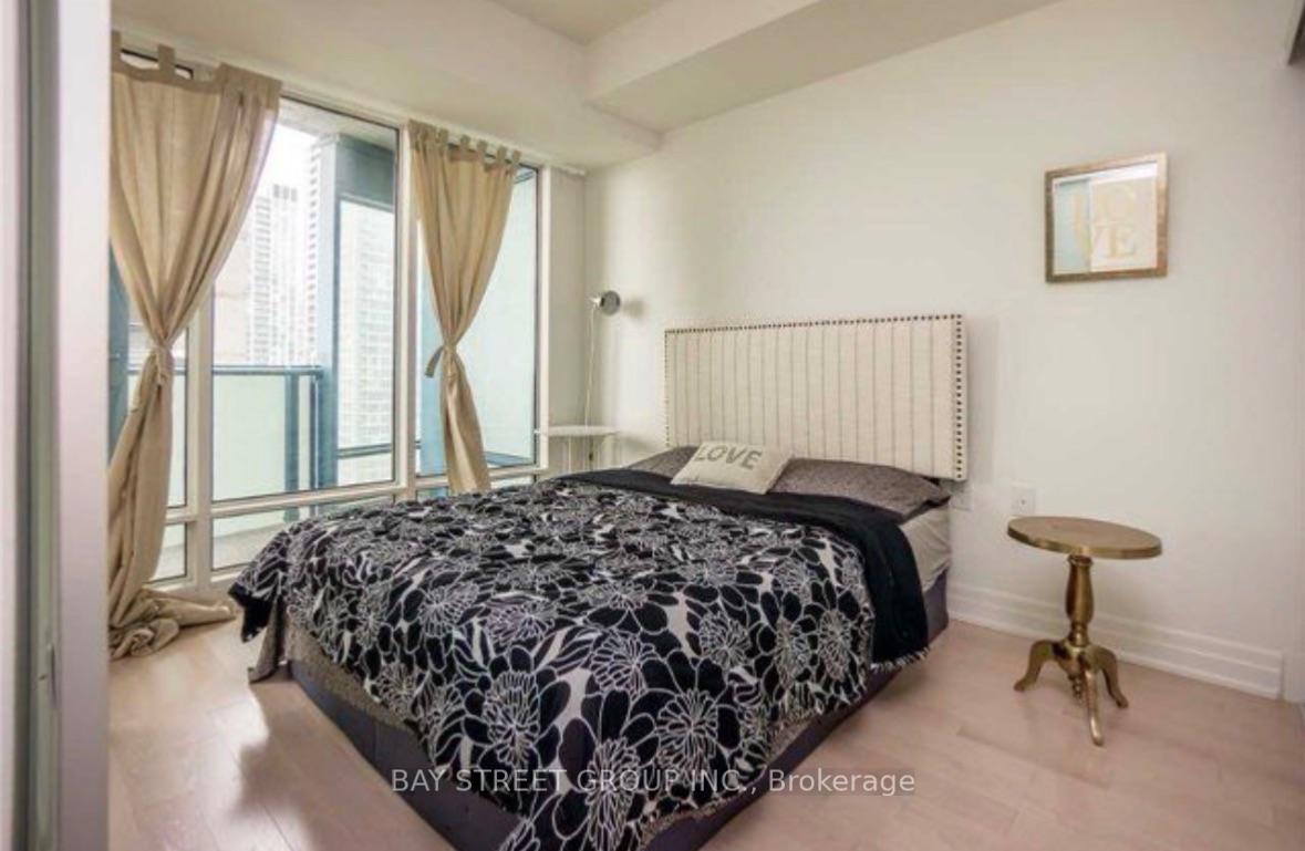 Photo 8 of Unit 1601, 8 The Esplanade Avenue, Toronto, Waterfront Communities — HOMEH