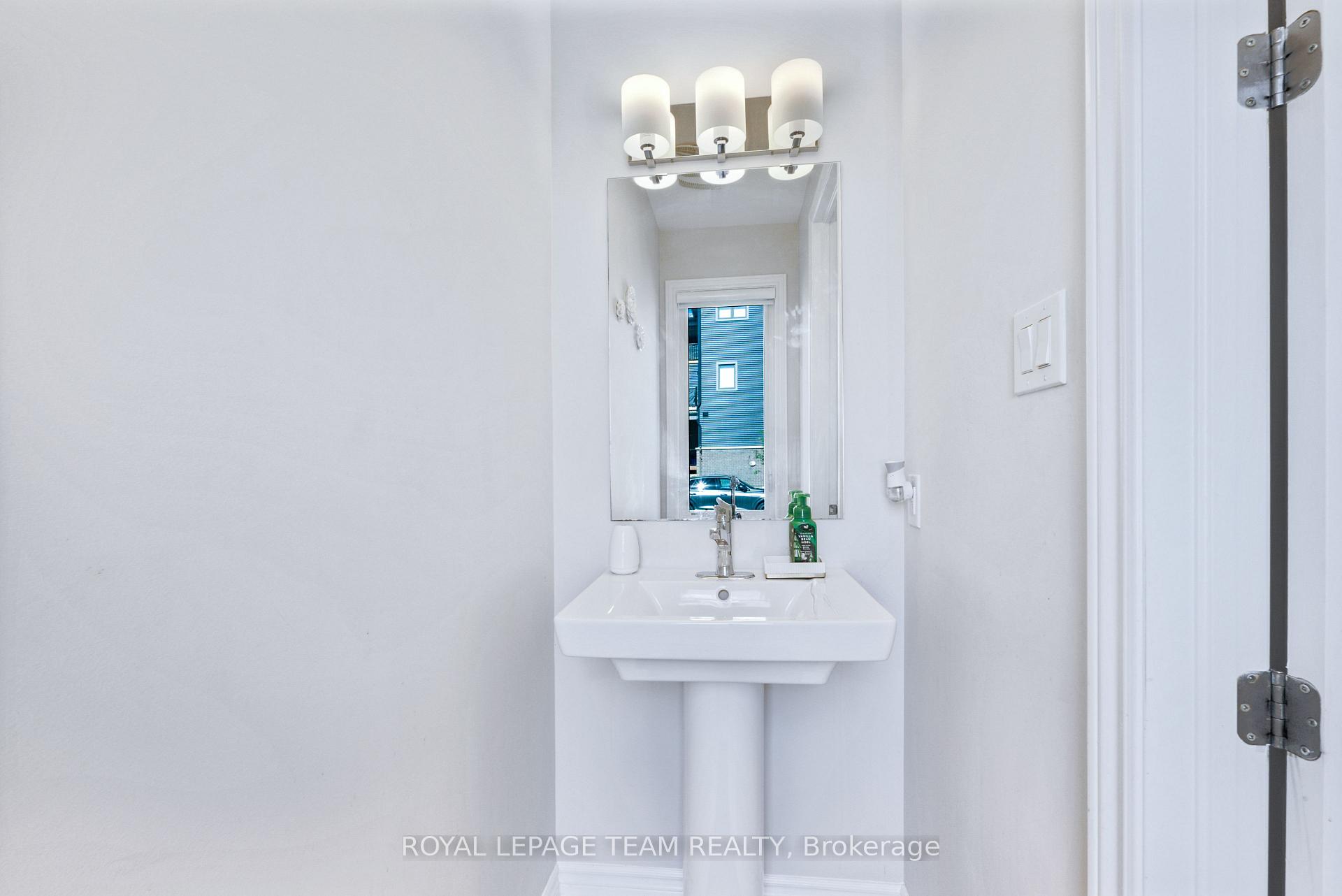 Photo 5 of 4124 Obsidian Street, Ottawa, Barrhaven - Half Moon Bay — HOMEH