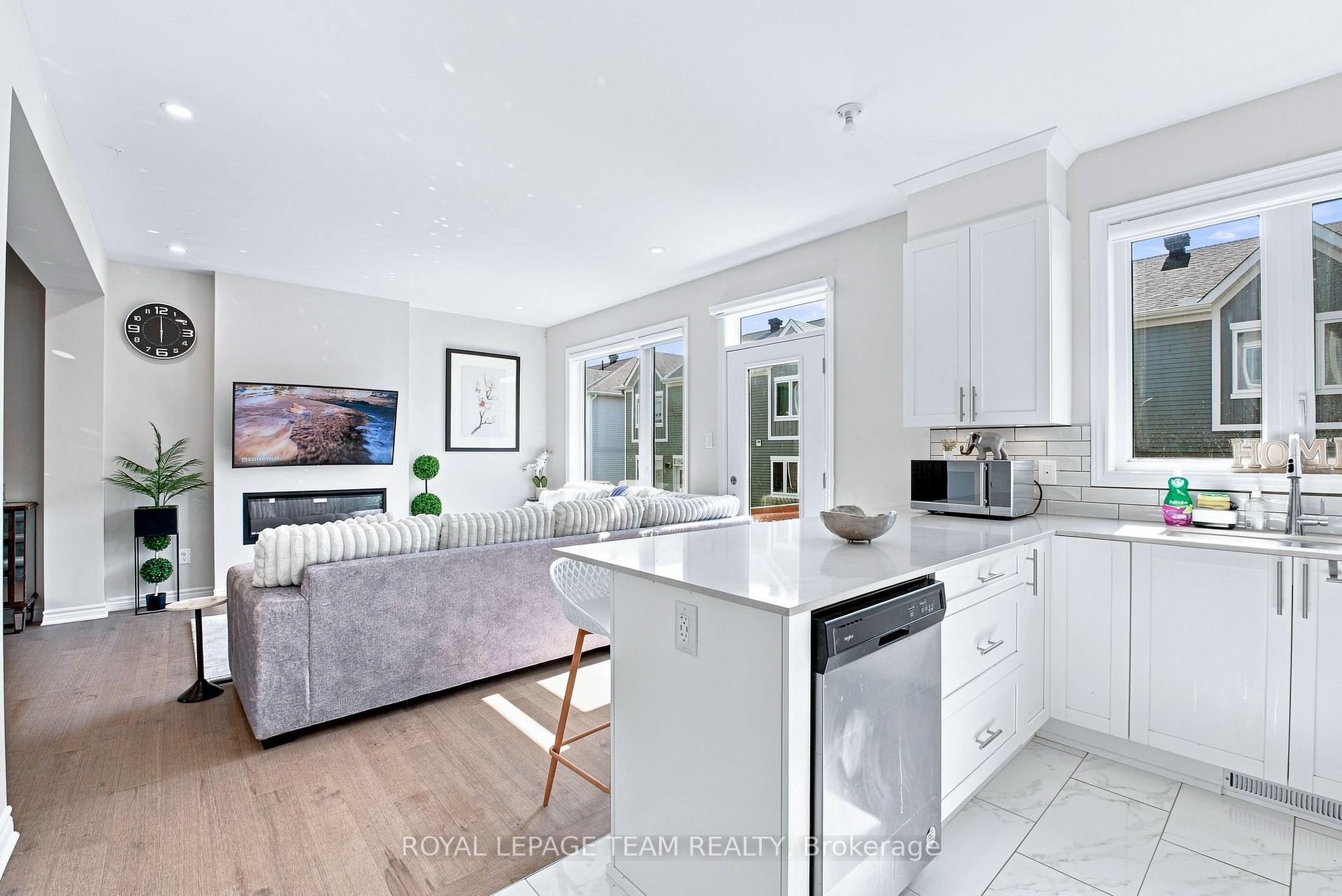 Photo 11 of 4124 Obsidian Street, Ottawa, Barrhaven - Half Moon Bay — HOMEH