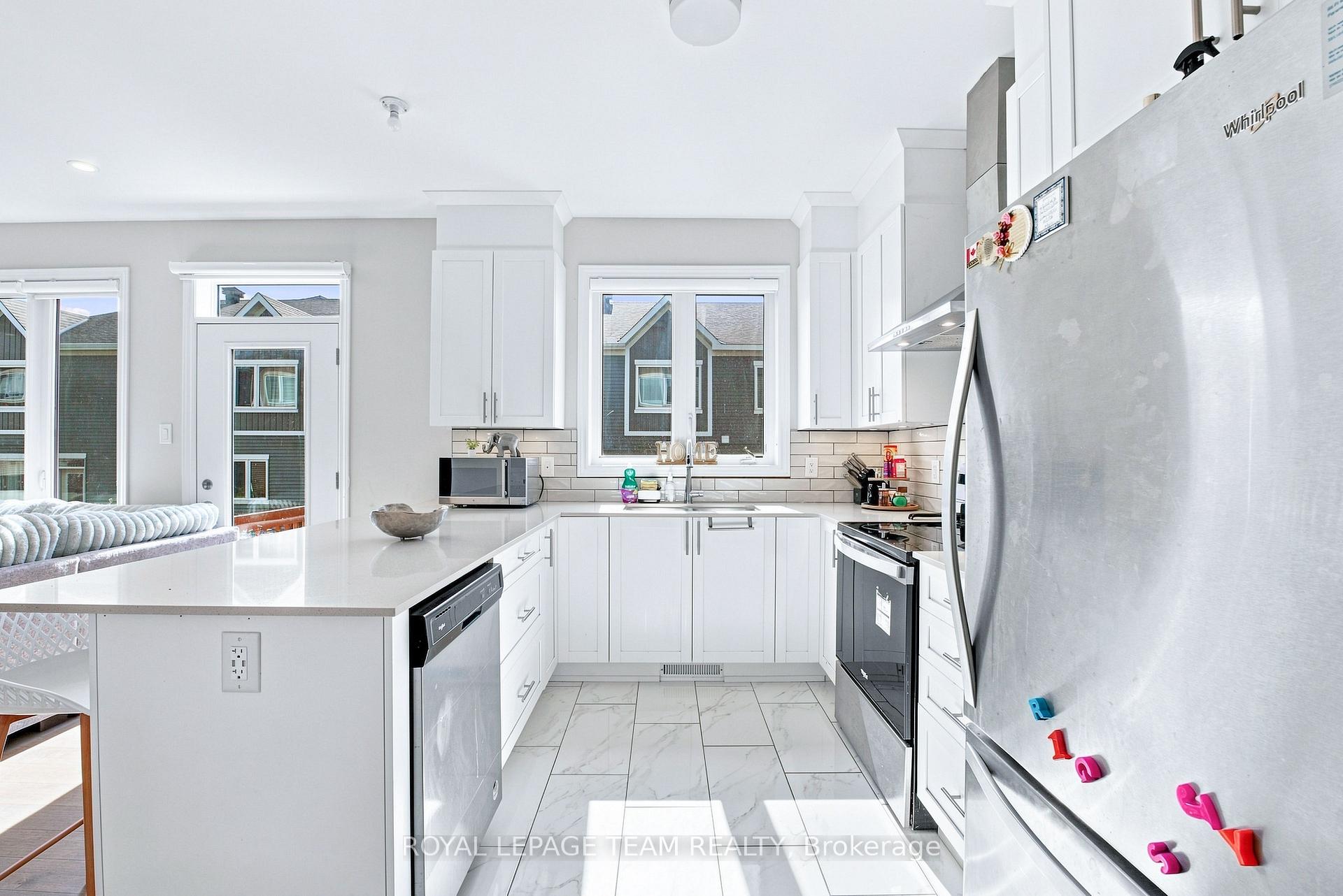 Photo 13 of 4124 Obsidian Street, Ottawa, Barrhaven - Half Moon Bay — HOMEH