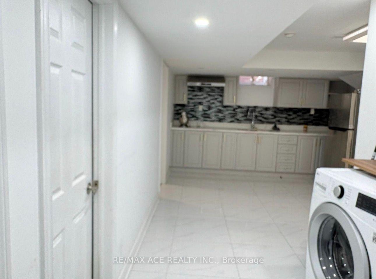 Photo 4 of Unit Bsmt, 1851 Parkhurst Crescent, Pickering, Duffin Heights — HOMEH