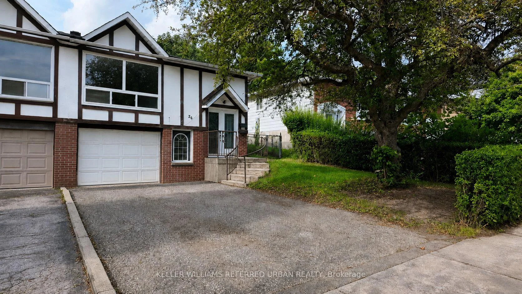 Photo 5 of 36 Yucatan Road, North York, Pleasant View — HOMEH