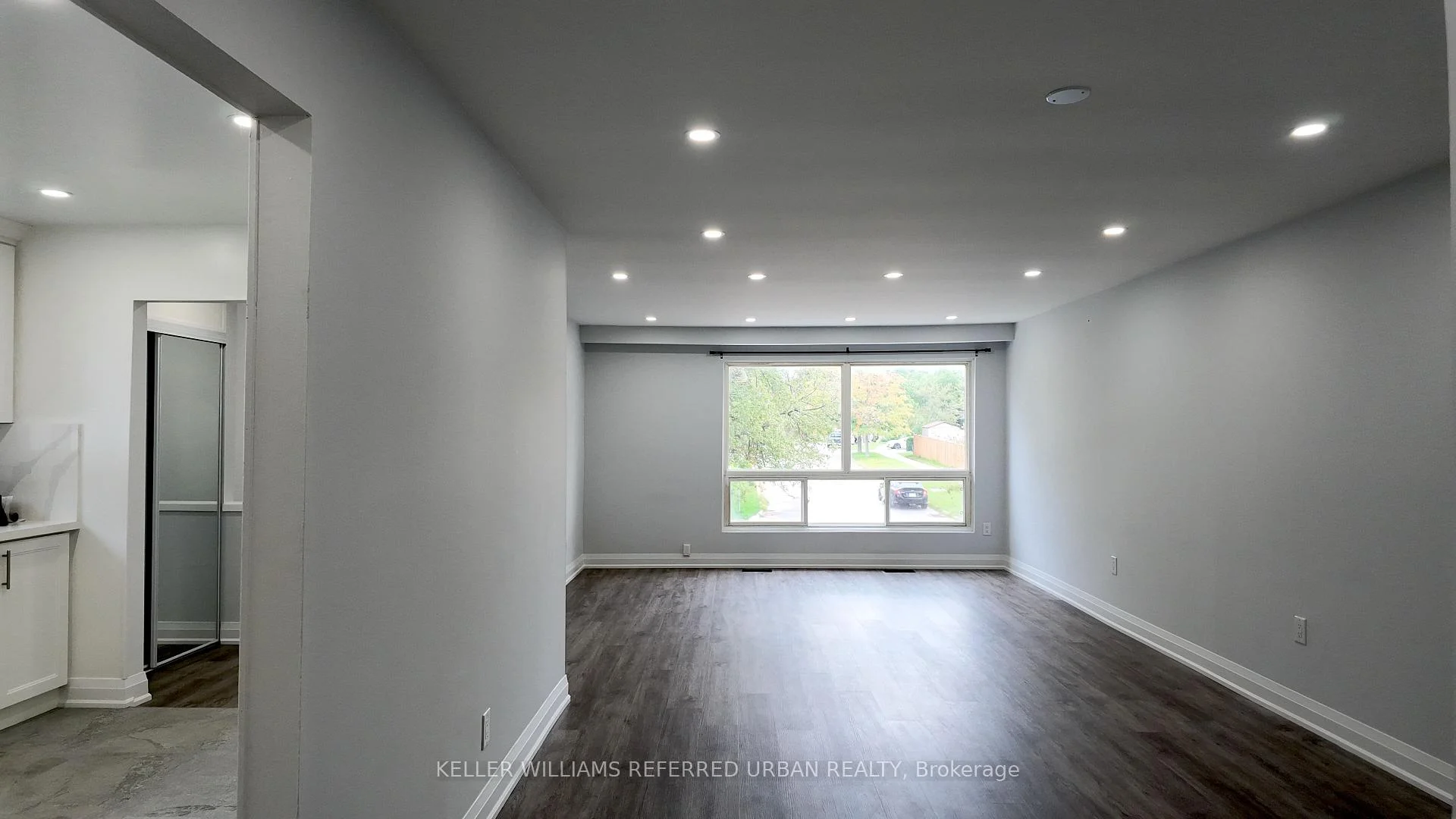 Photo 12 of 36 Yucatan Road, North York, Pleasant View — HOMEH