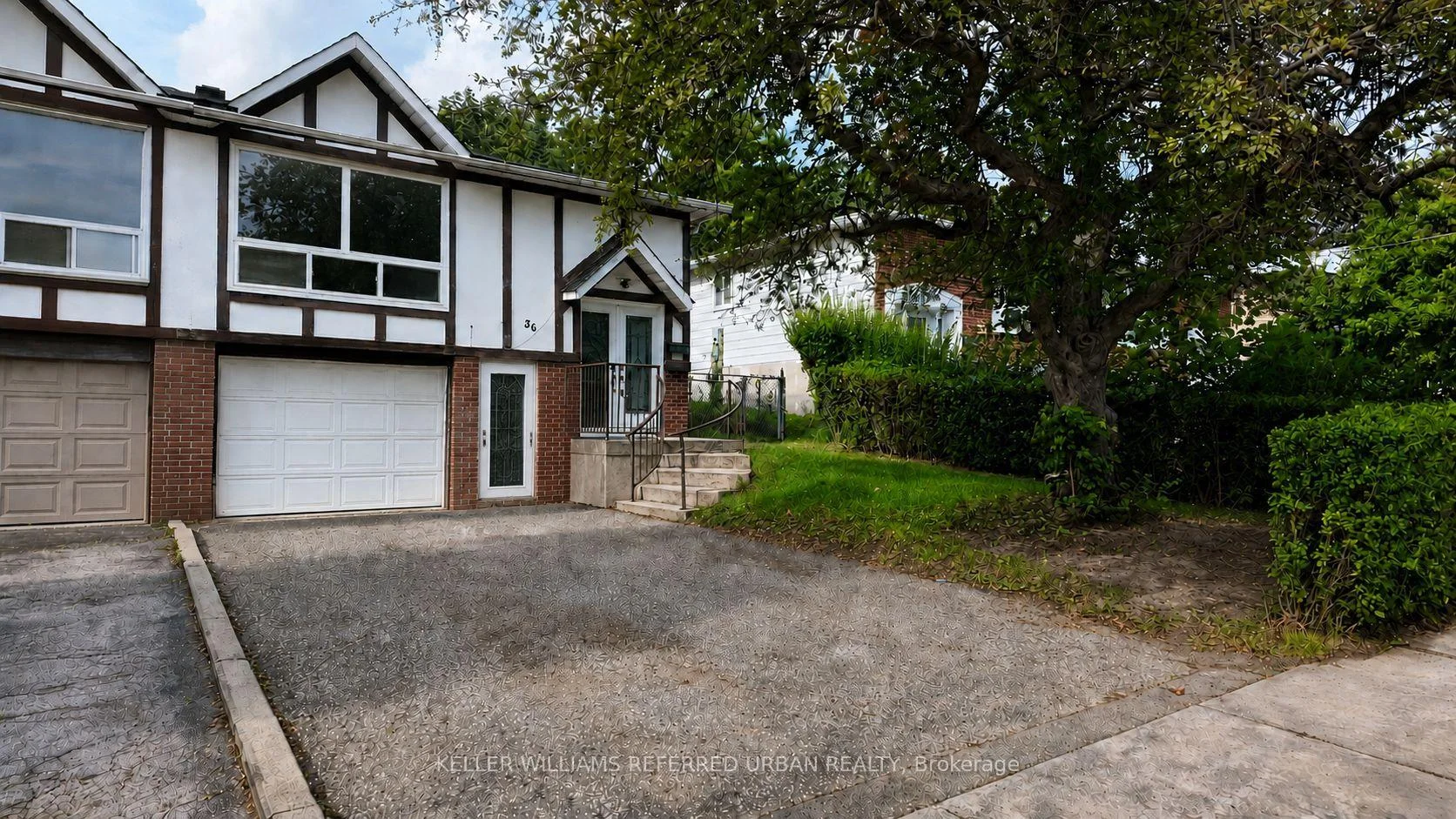 Photo 6 of 36 Yucatan Road, North York, Pleasant View — HOMEH
