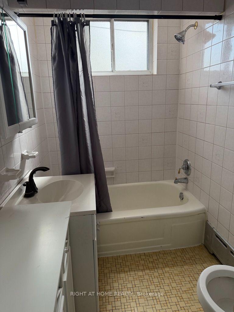 Photo 18 of Unit 3, 115 Eighth Street, Etobicoke, New Toronto — HOMEH