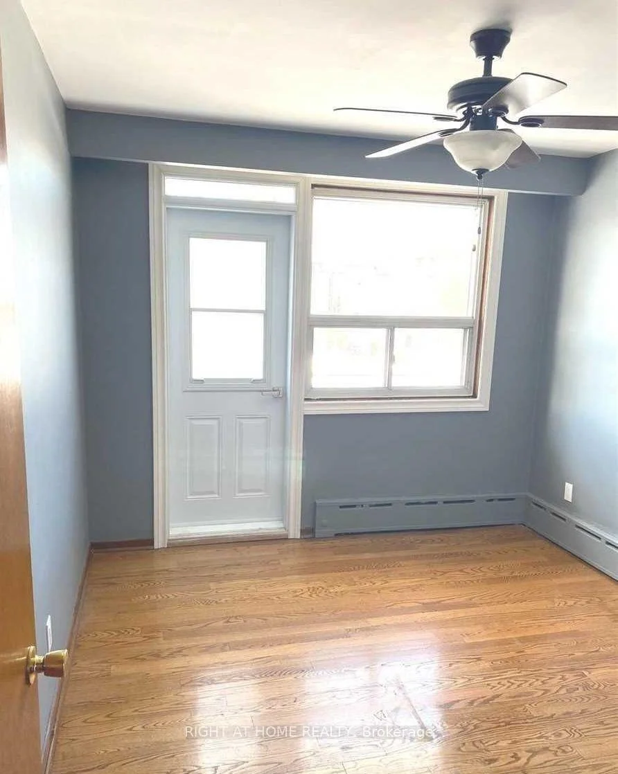 Photo 9 of Unit 3, 115 Eighth Street, Etobicoke, New Toronto — HOMEH