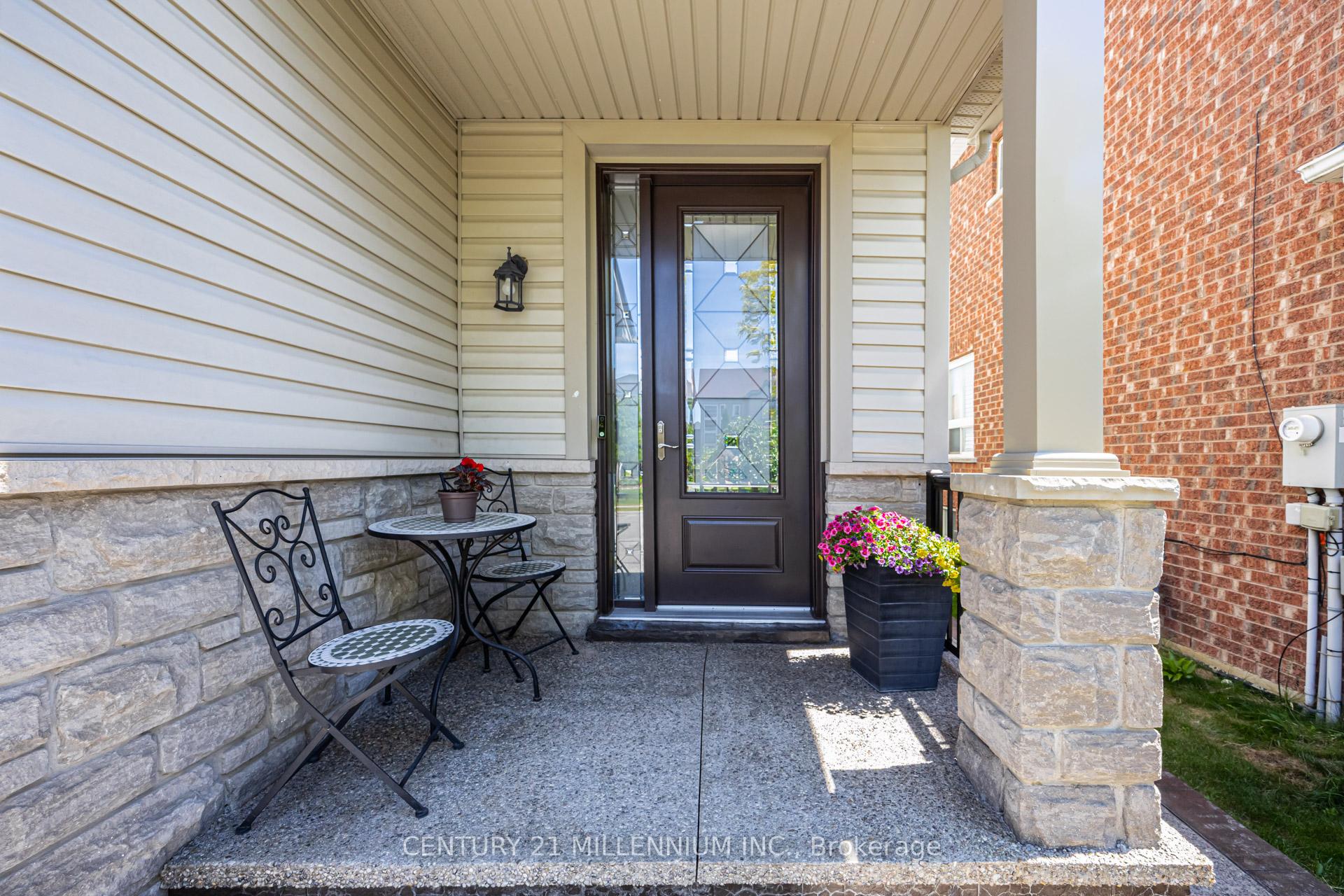 Photo 2 of 7 Bramoak Crescent, Brampton, Northwest Sandalwood Parkway — HOMEH