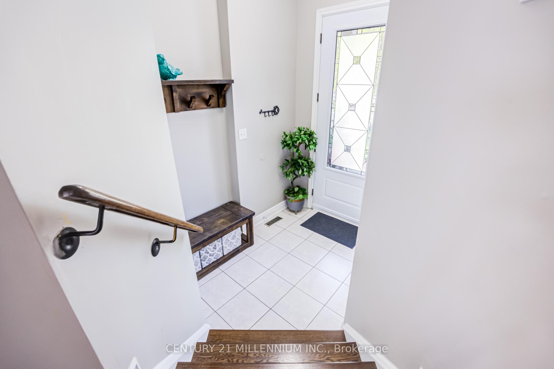 Photo 3 of 7 Bramoak Crescent, Brampton, Northwest Sandalwood Parkway — HOMEH