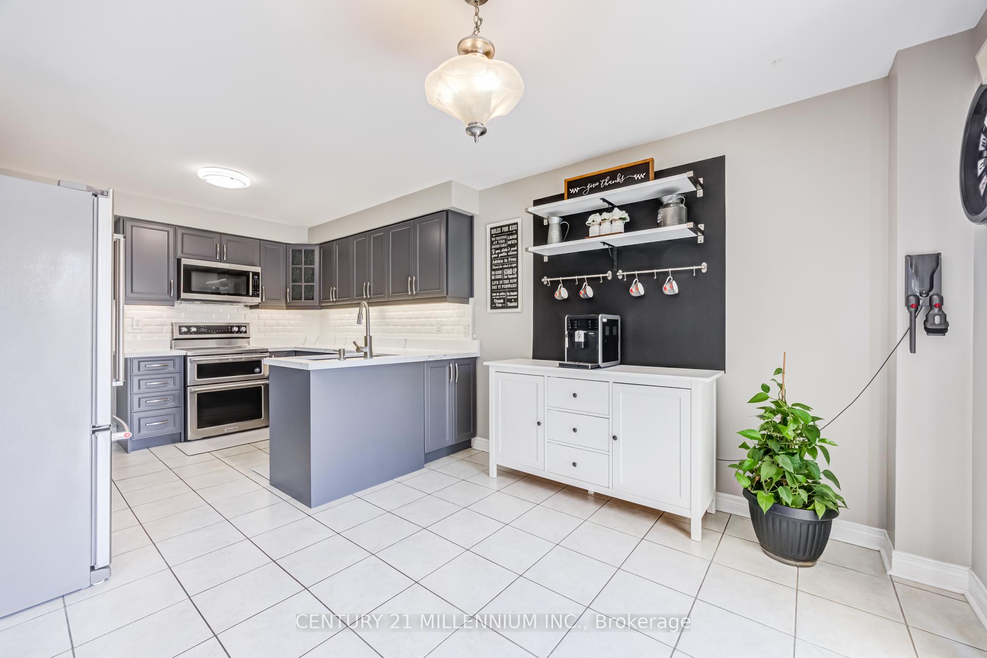 Photo 10 of 7 Bramoak Crescent, Brampton, Northwest Sandalwood Parkway — HOMEH