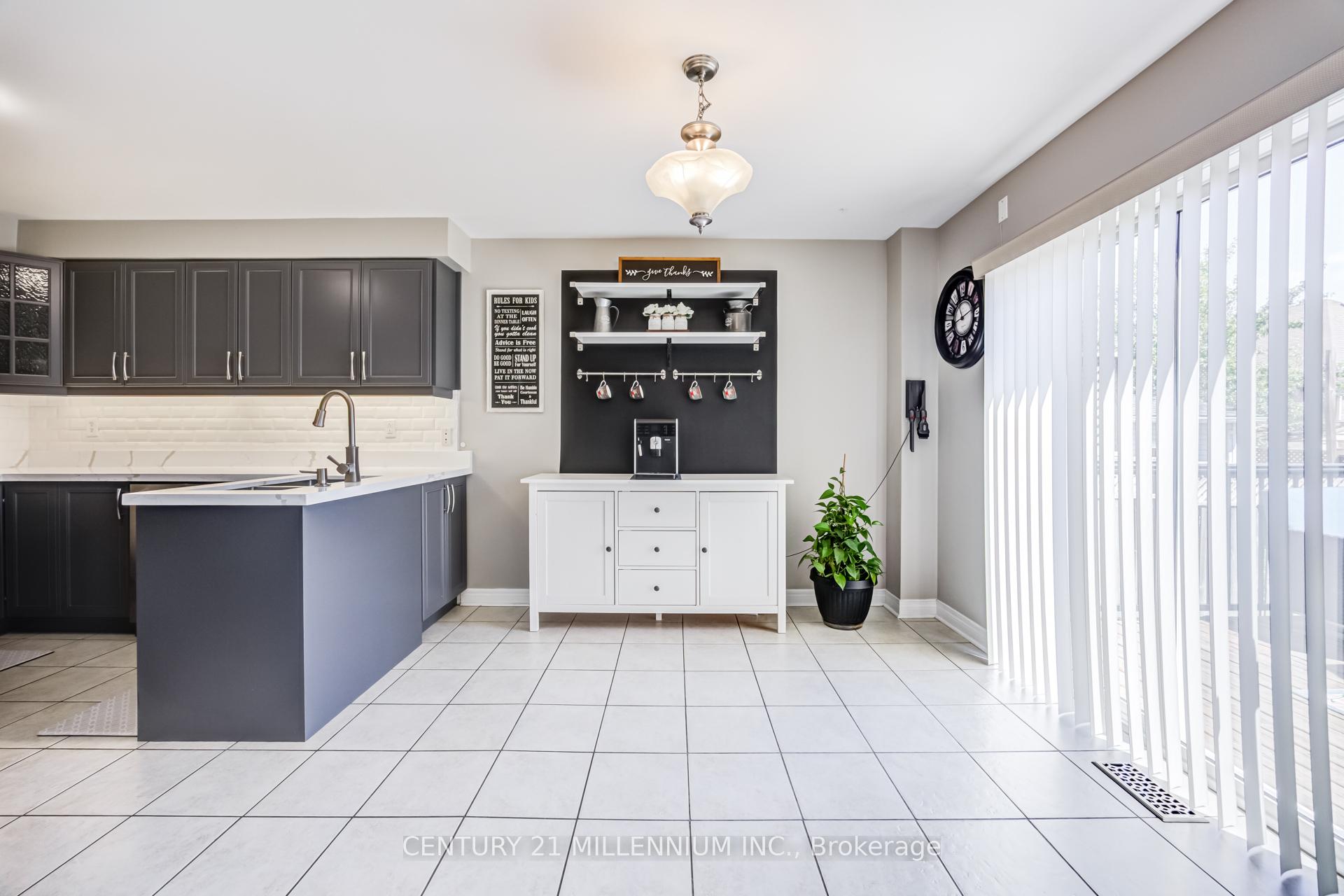 Photo 11 of 7 Bramoak Crescent, Brampton, Northwest Sandalwood Parkway — HOMEH