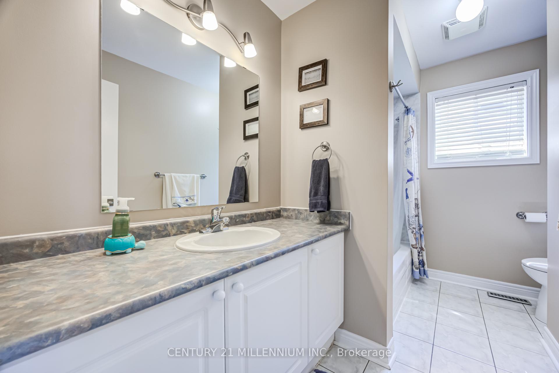 Photo 22 of 7 Bramoak Crescent, Brampton, Northwest Sandalwood Parkway — HOMEH