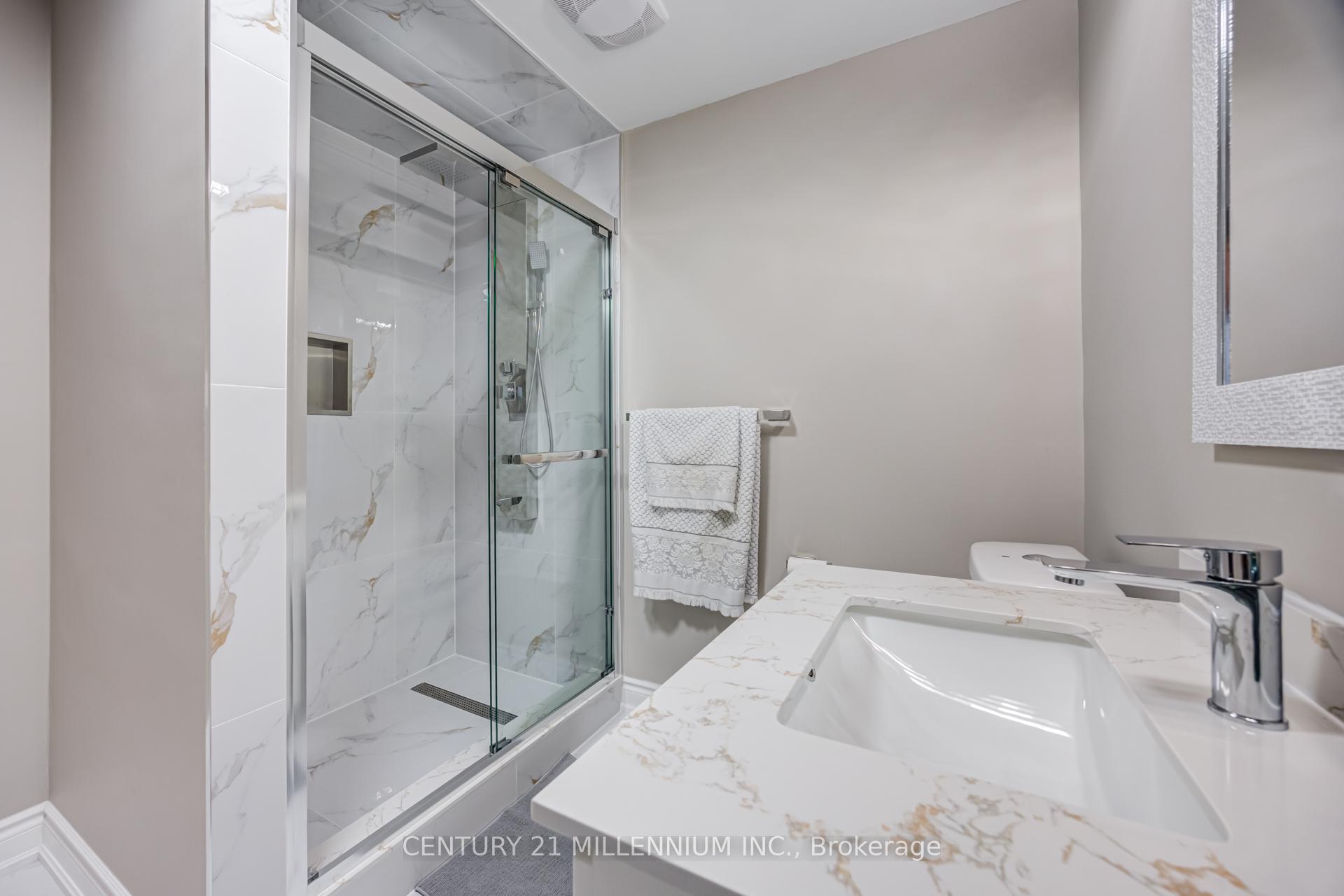 Photo 28 of 7 Bramoak Crescent, Brampton, Northwest Sandalwood Parkway — HOMEH