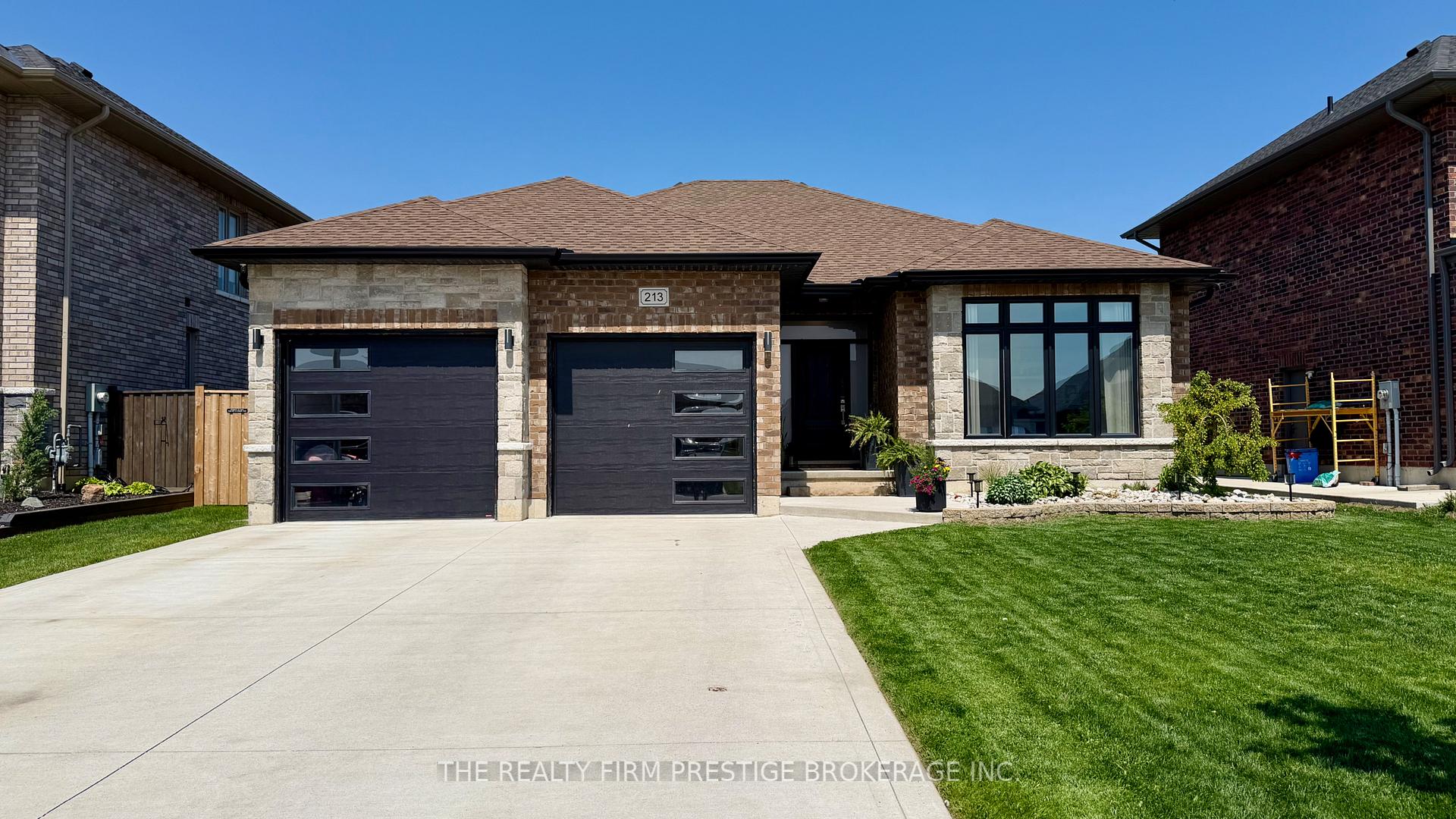 Photo of 213 Leitch Street