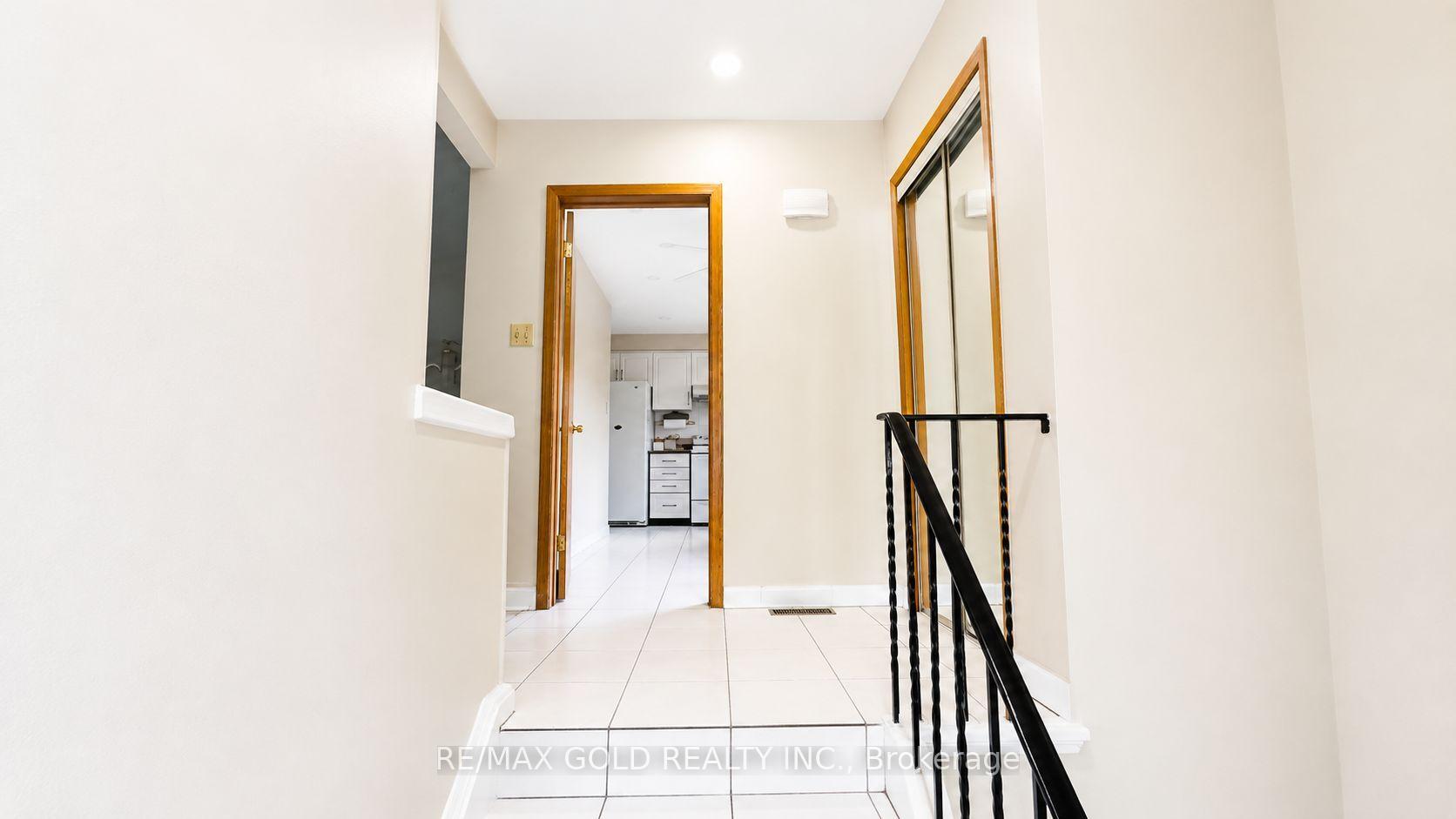 Photo 4 of 7383 Manion Road, Mississauga, Malton — HOMEH