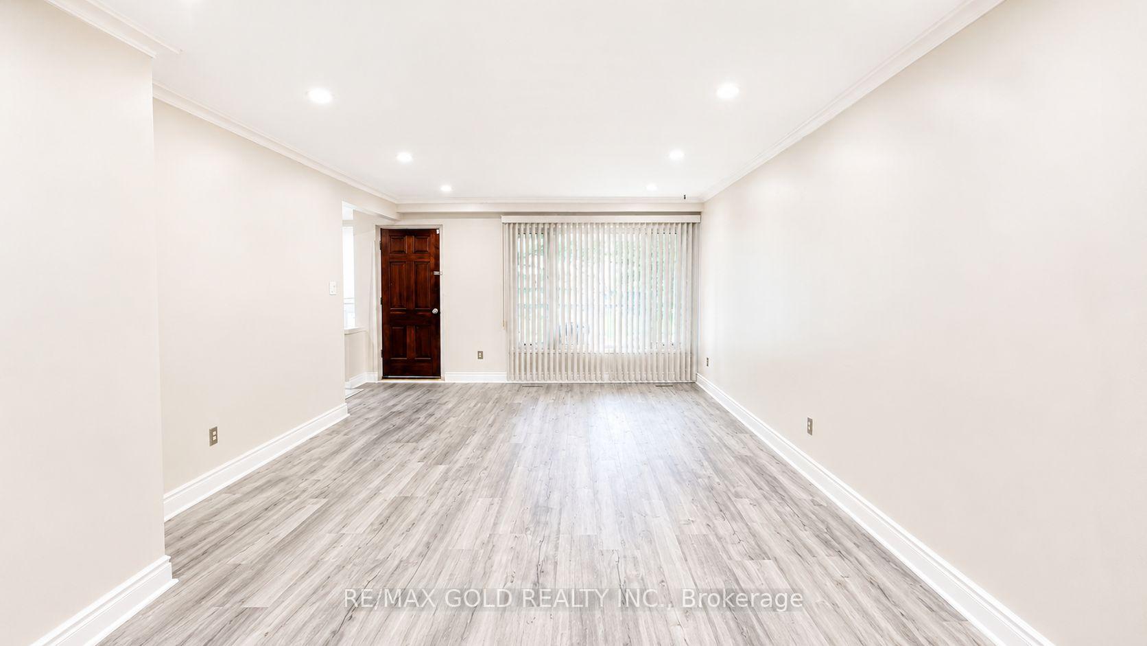 Photo 7 of 7383 Manion Road, Mississauga, Malton — HOMEH