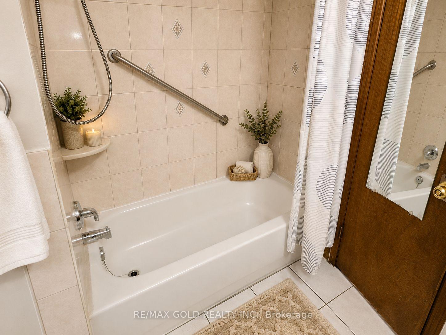 Photo 16 of 7383 Manion Road, Mississauga, Malton — HOMEH