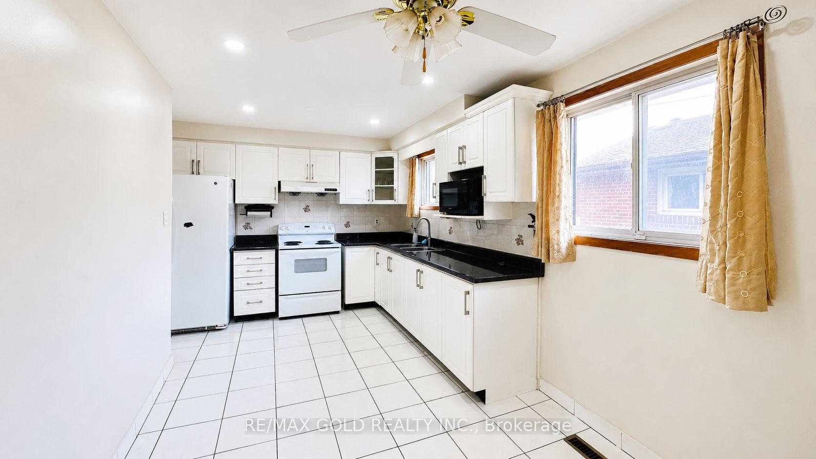 Photo 17 of 7383 Manion Road, Mississauga, Malton — HOMEH