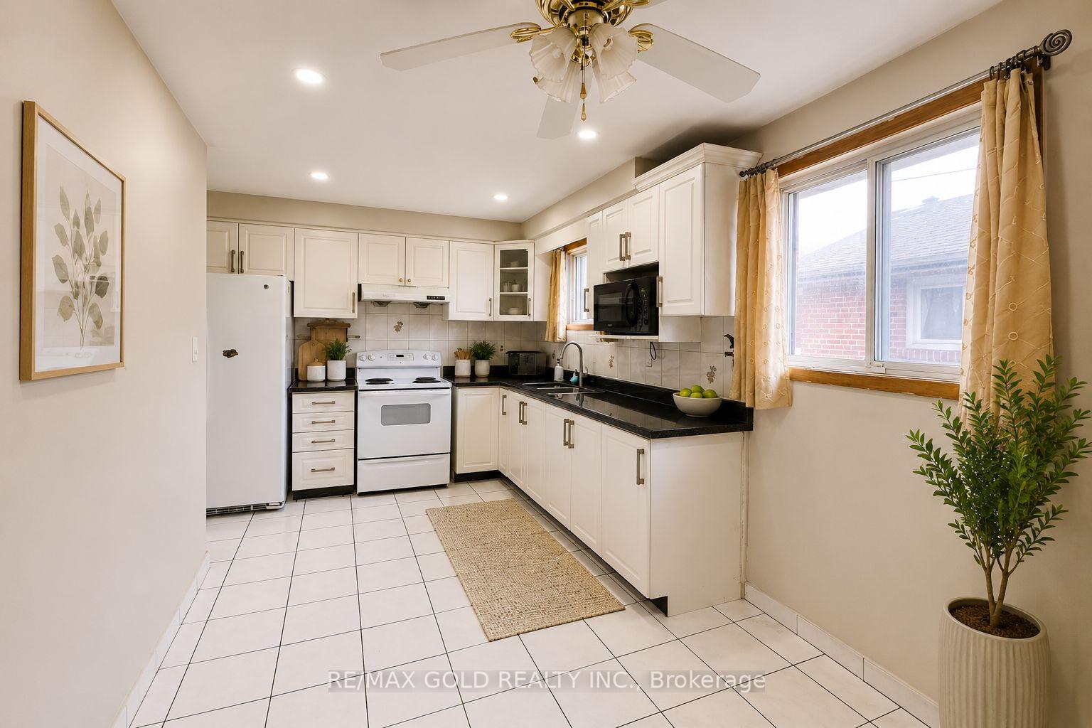 Photo 18 of 7383 Manion Road, Mississauga, Malton — HOMEH