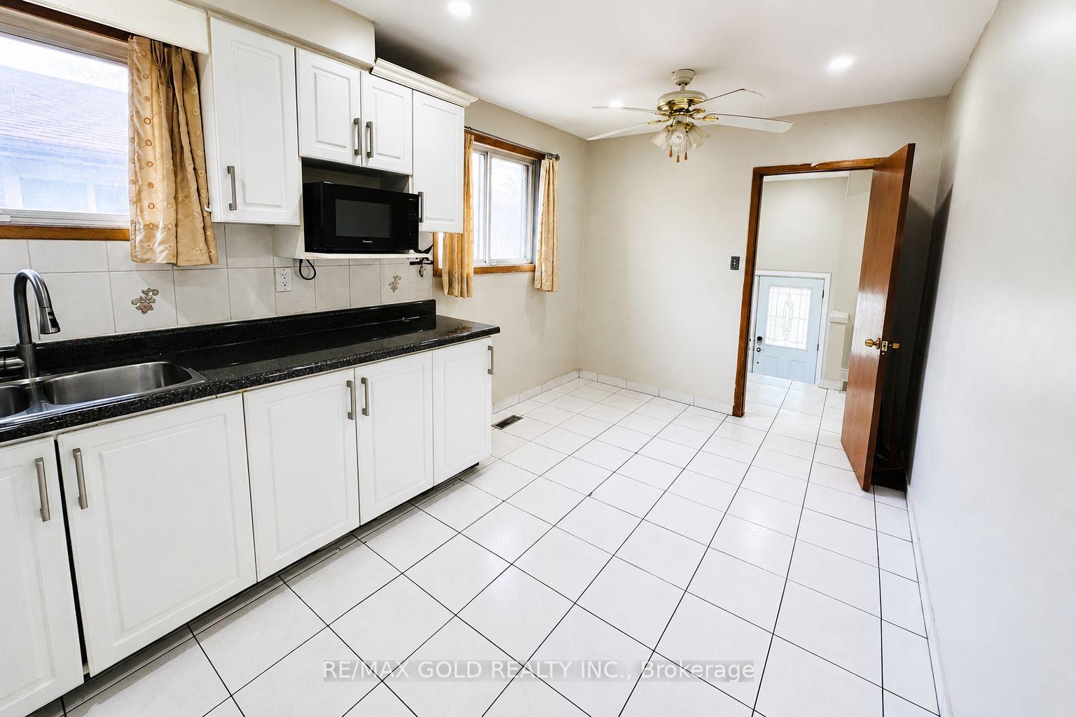 Photo 19 of 7383 Manion Road, Mississauga, Malton — HOMEH
