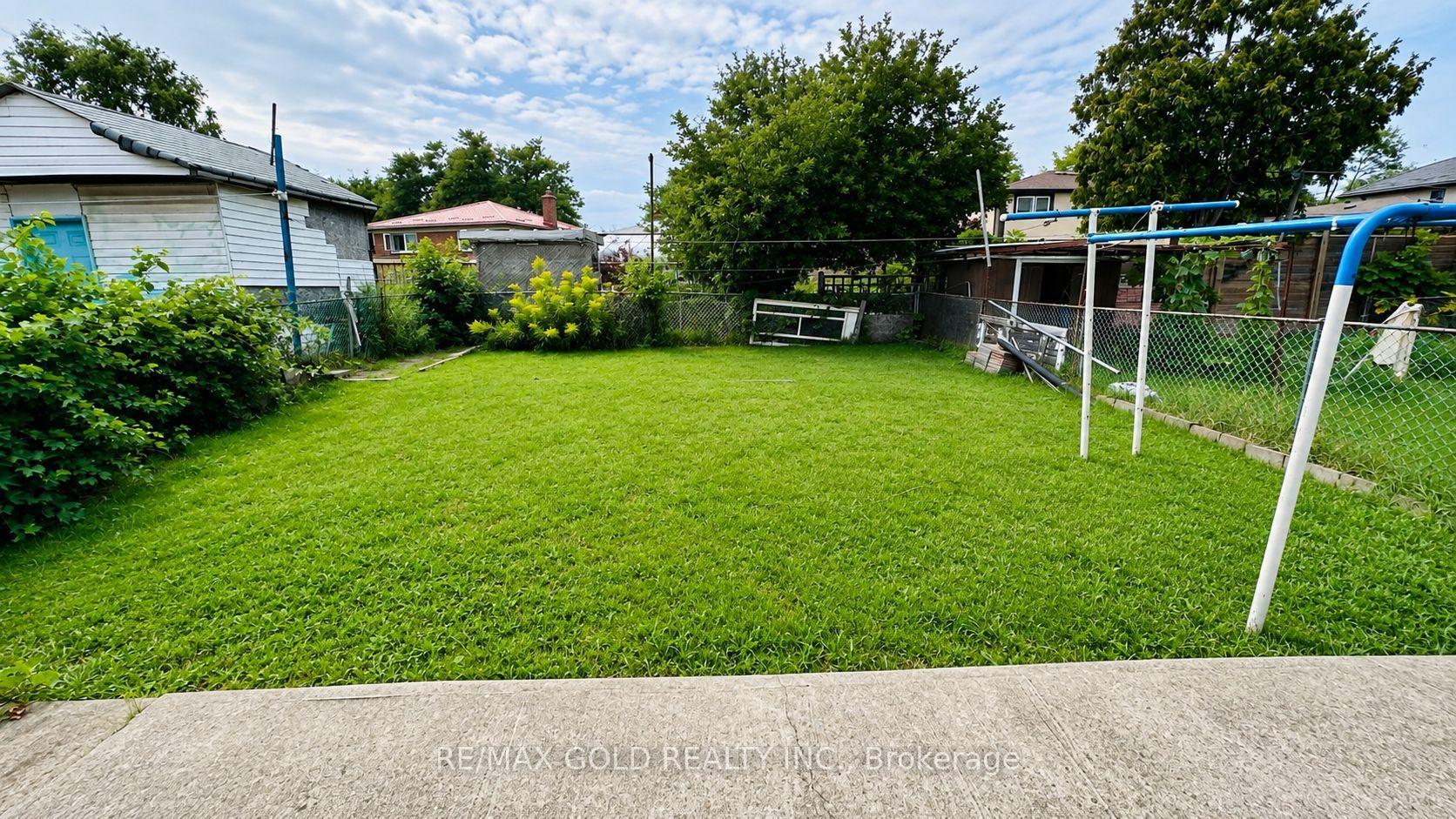 Photo 23 of 7383 Manion Road, Mississauga, Malton — HOMEH