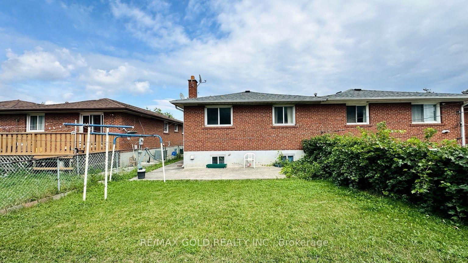 Photo 24 of 7383 Manion Road, Mississauga, Malton — HOMEH