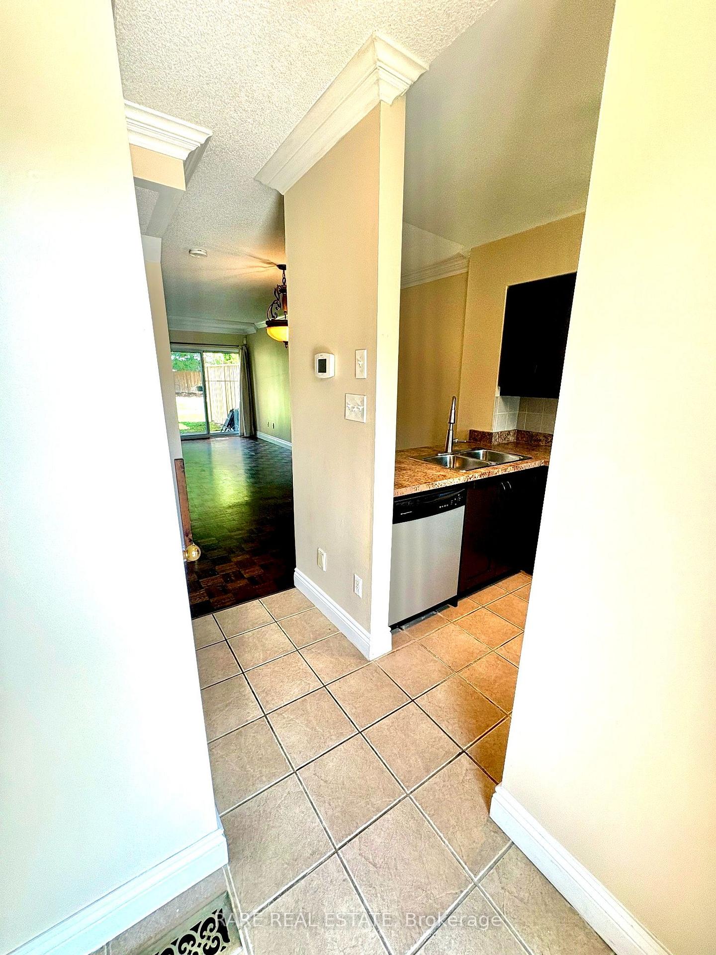 Photo 3 of Unit 77, 735 New Westminster Drive, Vaughan, Brownridge — HOMEH