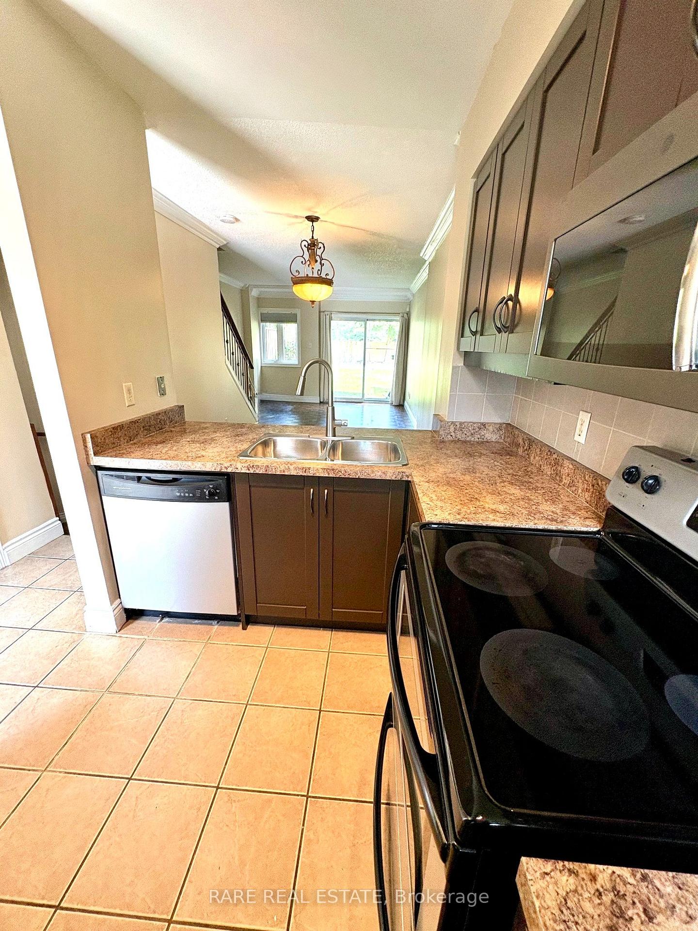 Photo 5 of Unit 77, 735 New Westminster Drive, Vaughan, Brownridge — HOMEH