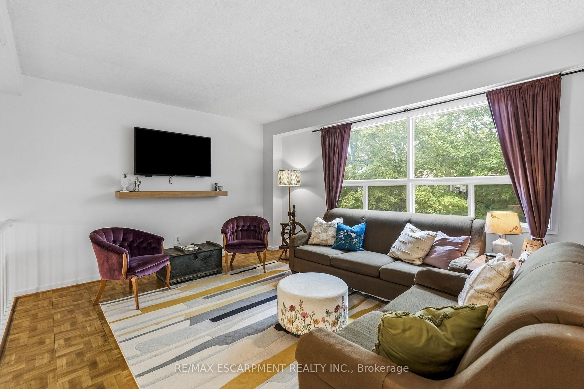 Photo 8 of Unit 33, 3 Burdock Lane, Hamilton, Dundas — HOMEH