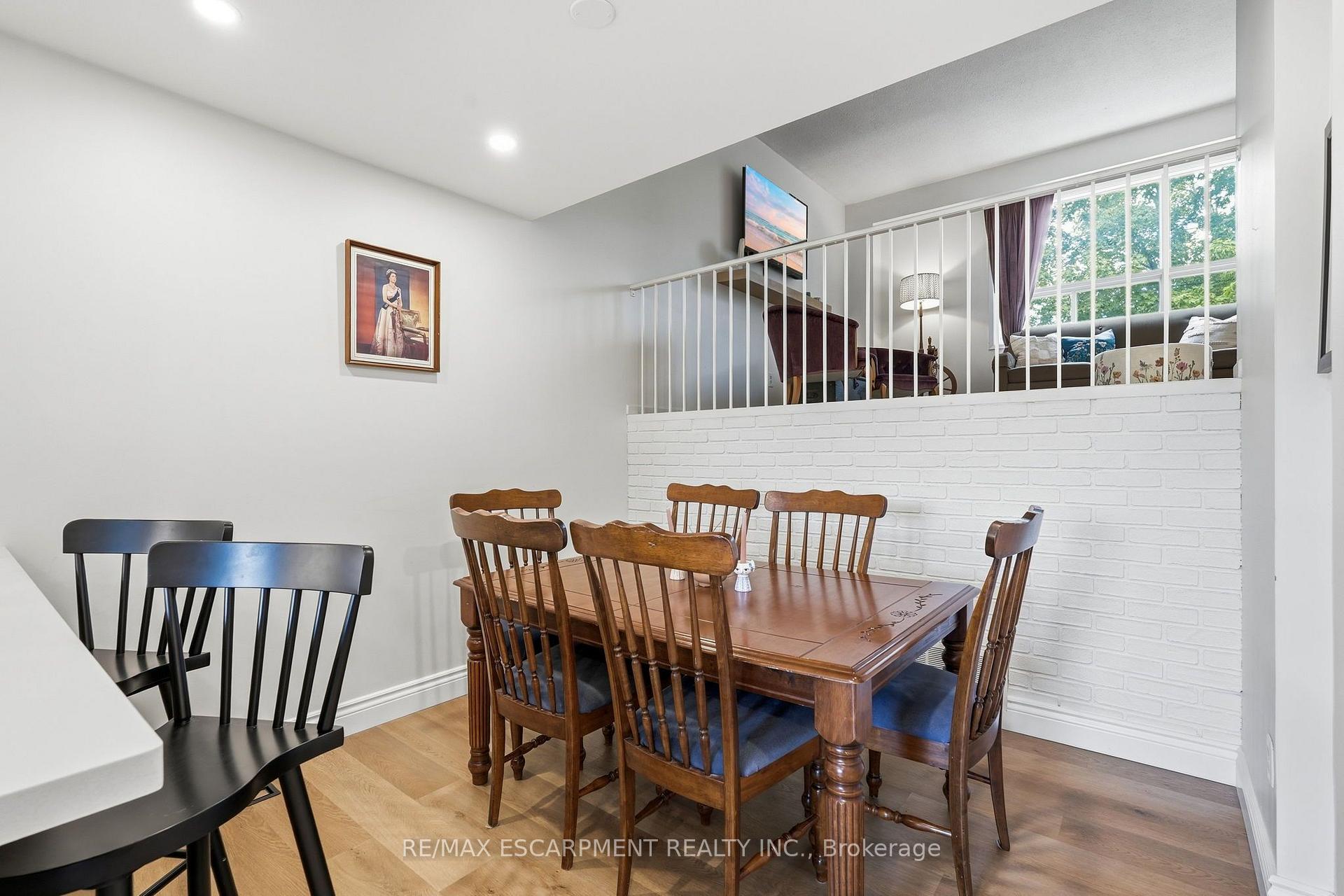 Photo 9 of Unit 33, 3 Burdock Lane, Hamilton, Dundas — HOMEH