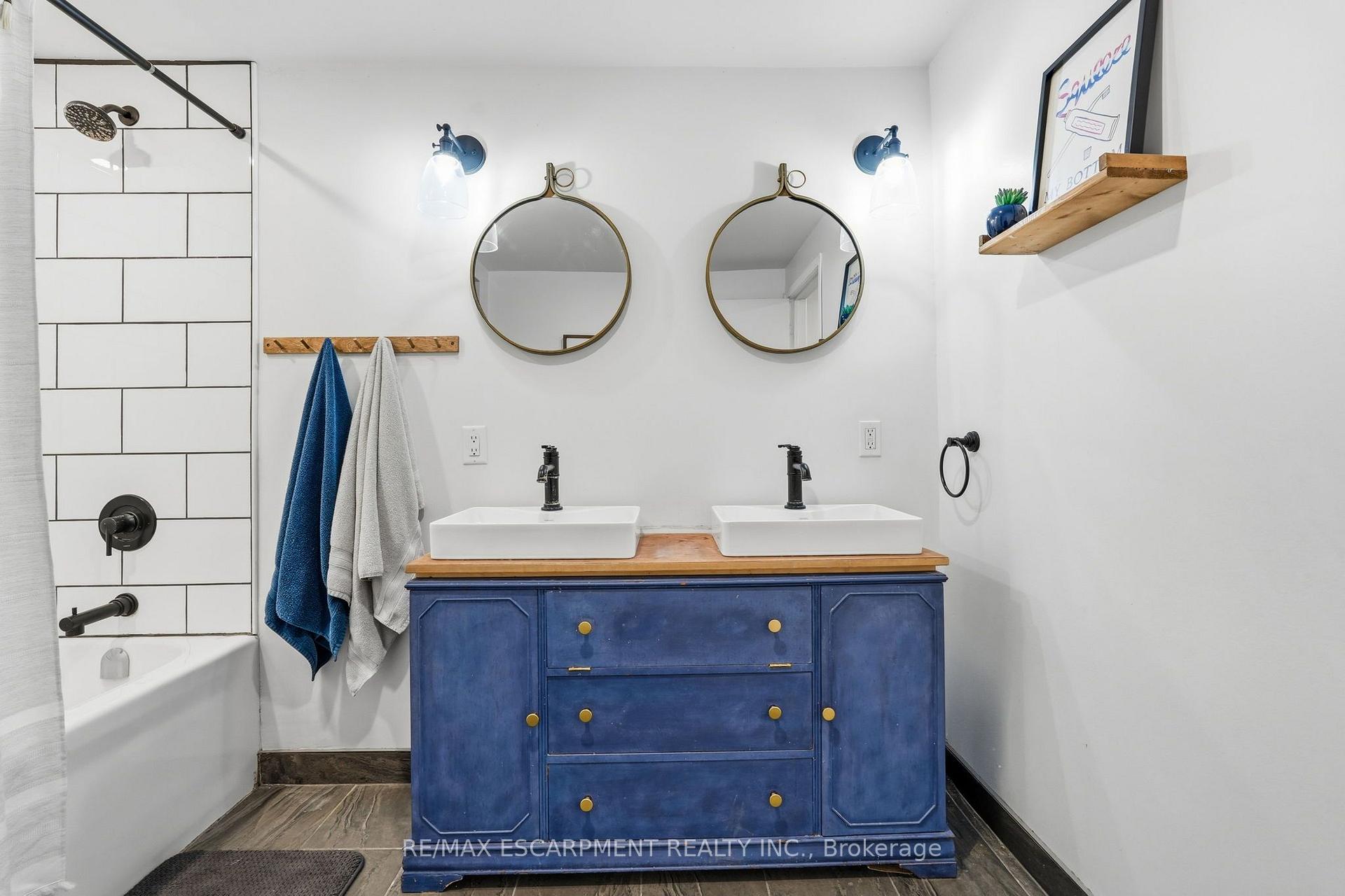 Photo 23 of Unit 33, 3 Burdock Lane, Hamilton, Dundas — HOMEH