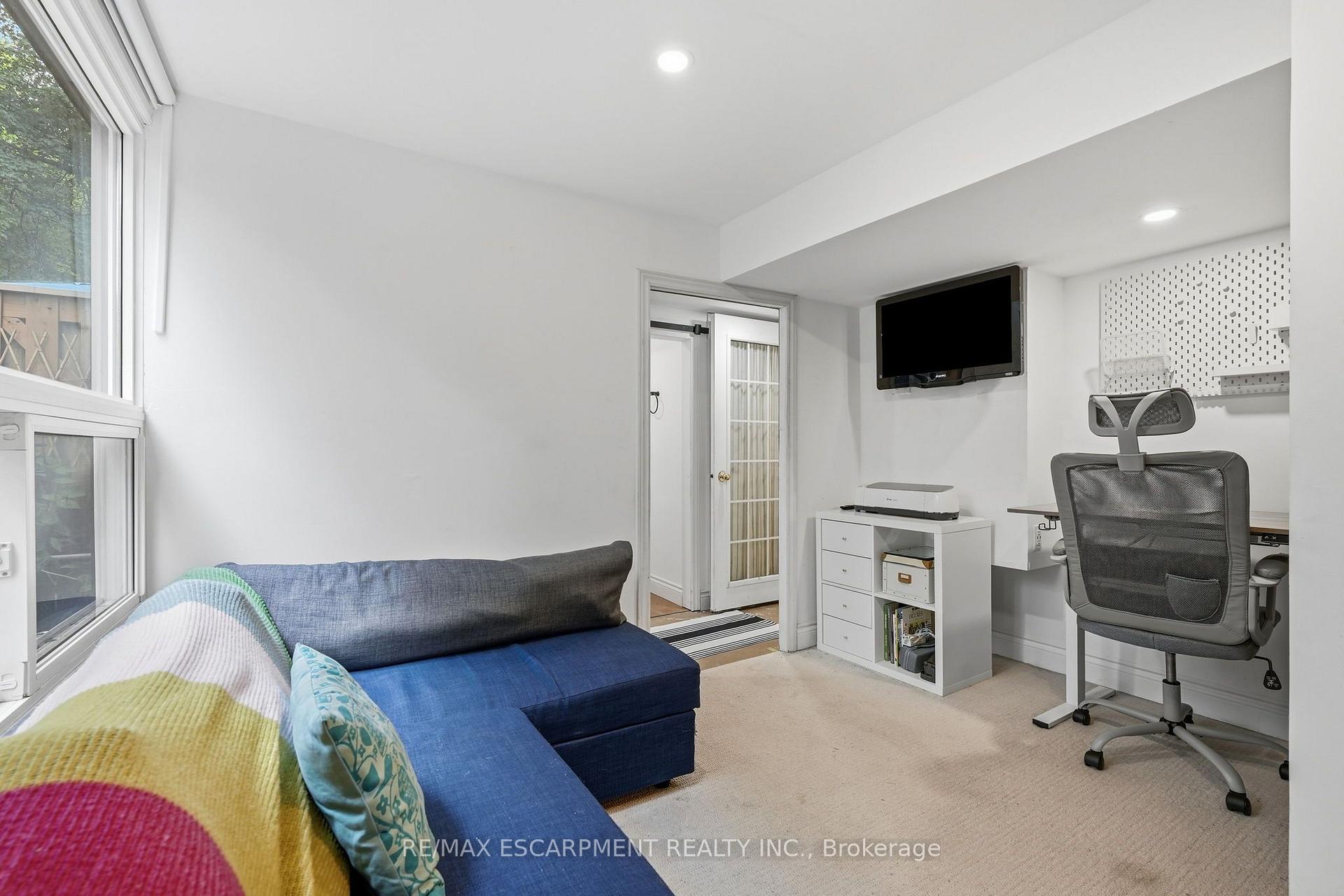 Photo 26 of Unit 33, 3 Burdock Lane, Hamilton, Dundas — HOMEH