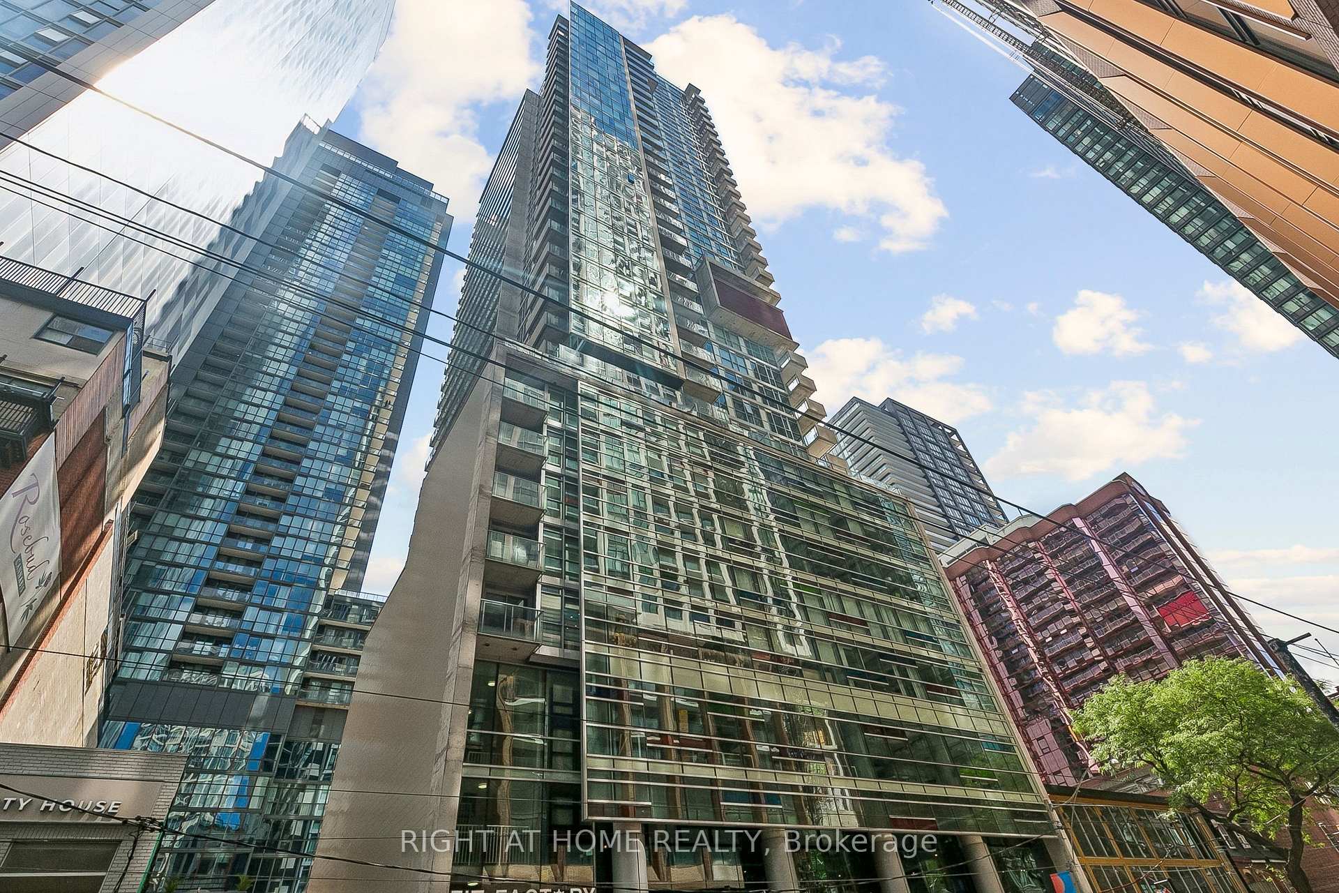 Photo of Unit 1606, 375 King Street W