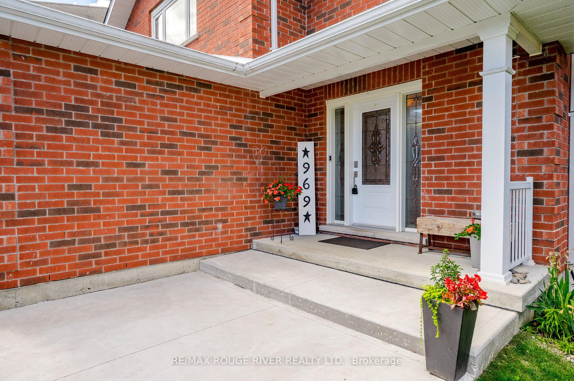 Photo 2 of 969 Avery Avenue, Peterborough, Monaghan Ward 2 — HOMEH