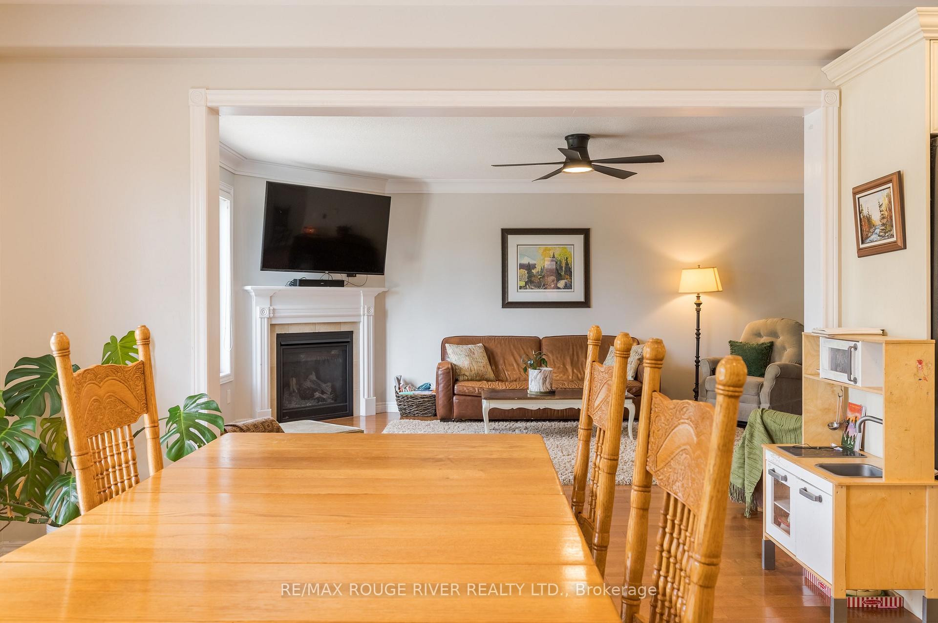 Photo 10 of 969 Avery Avenue, Peterborough, Monaghan Ward 2 — HOMEH