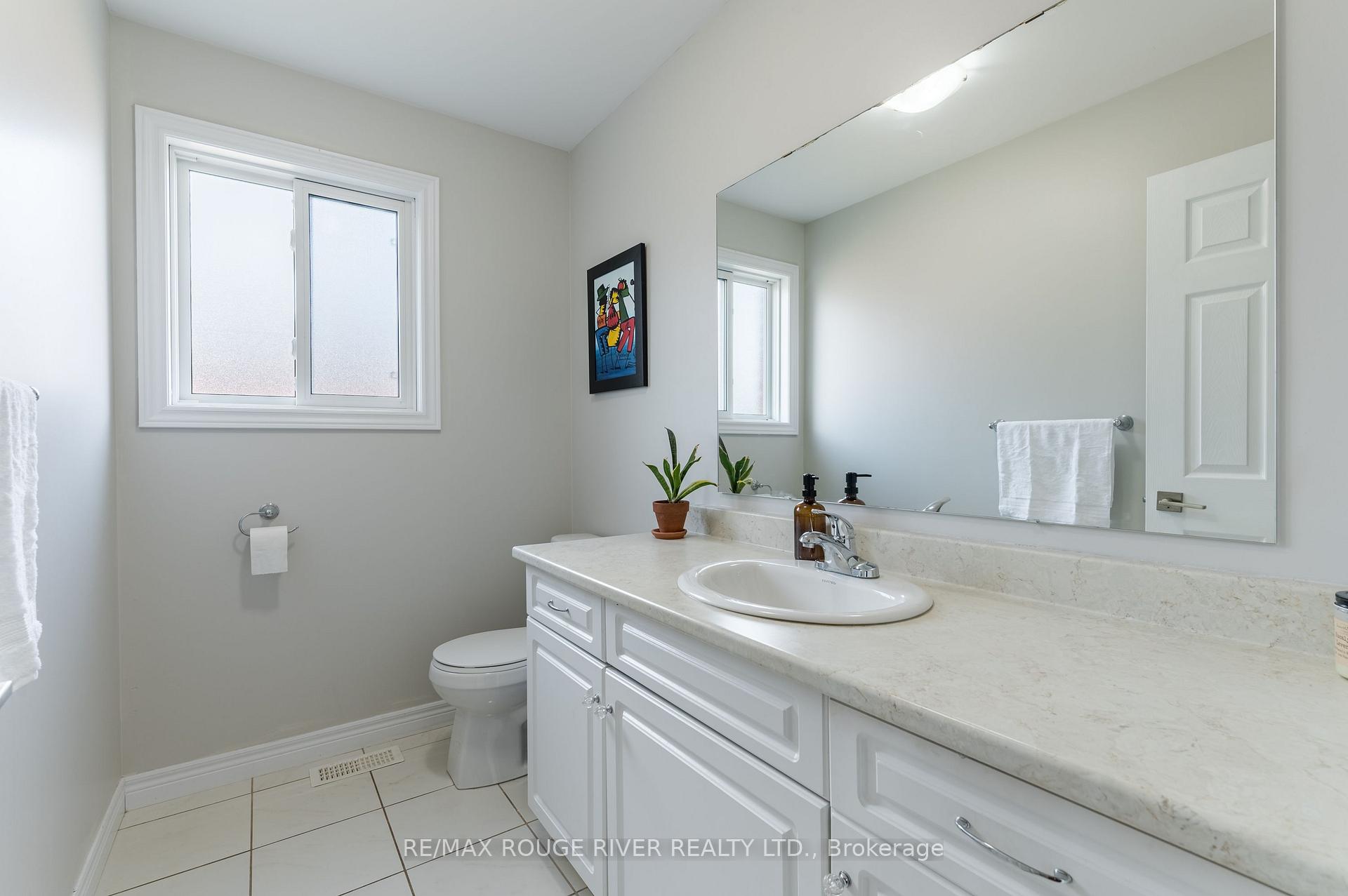 Photo 16 of 969 Avery Avenue, Peterborough, Monaghan Ward 2 — HOMEH
