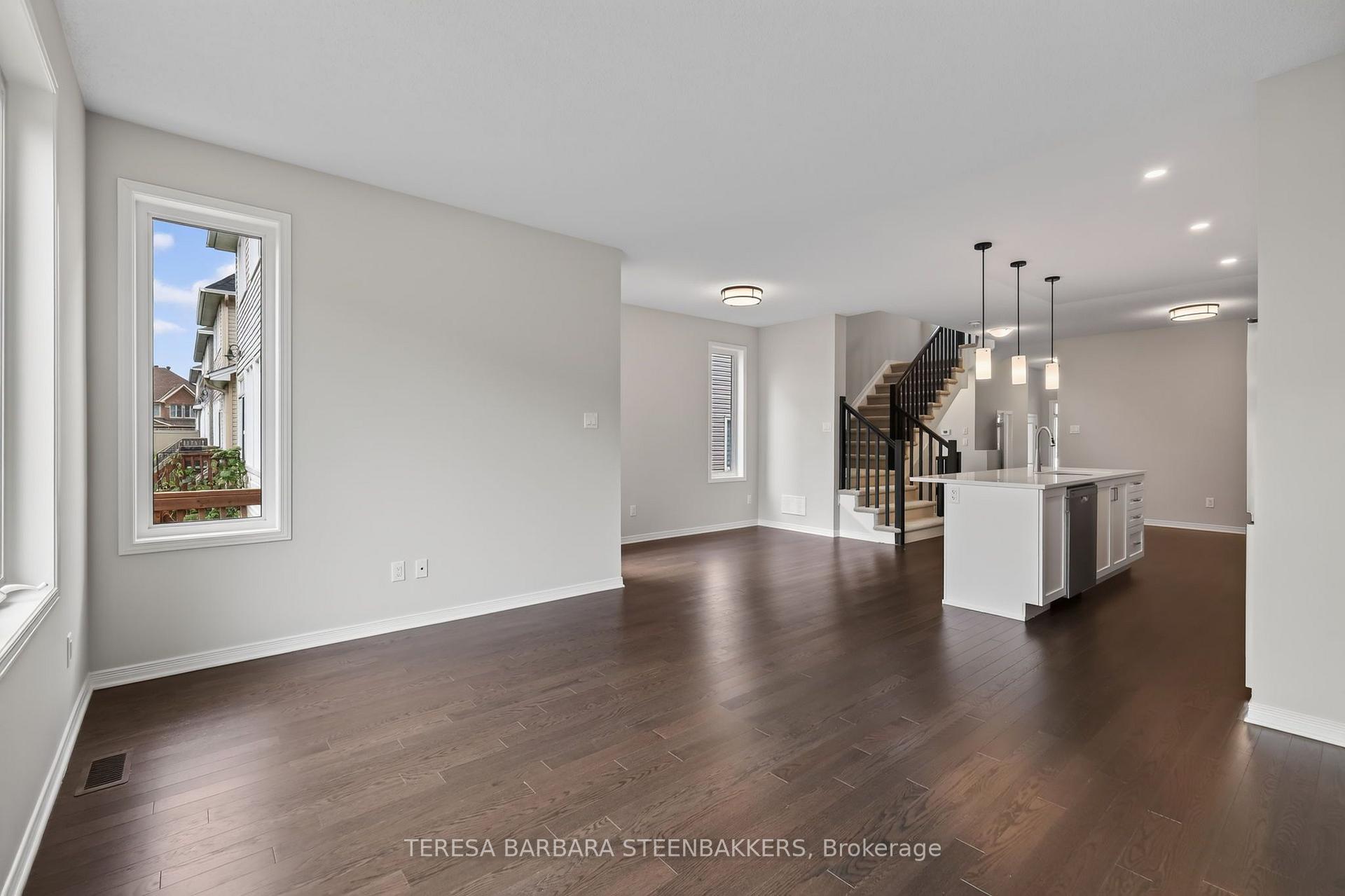 Photo 13 of 689 Taliesin Crescent E, Ottawa, Remainder of Stittsville & Area — HOMEH