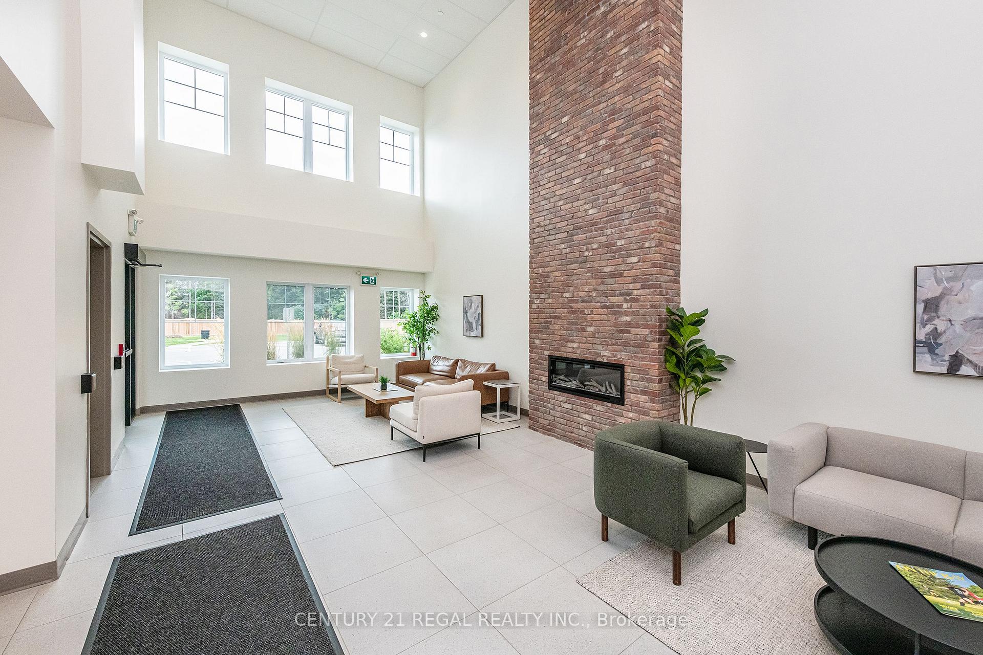 Photo 8 of Unit Unit 205, 121 Mary Street, Clearview, Creemore — HOMEH