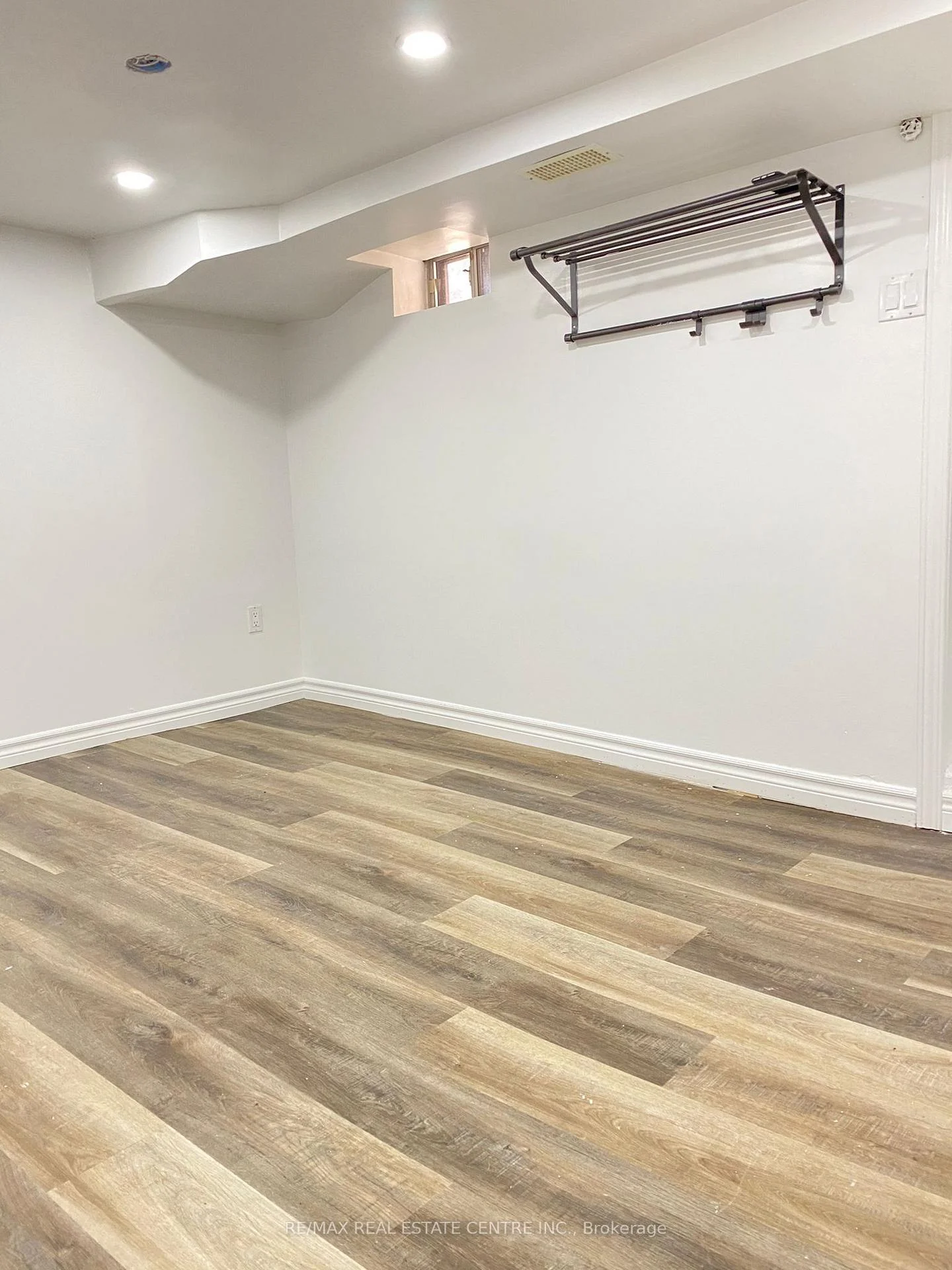 Photo 5 of Unit Lower, 472 Lansdowne Avenue, Toronto, Dufferin Grove — HOMEH