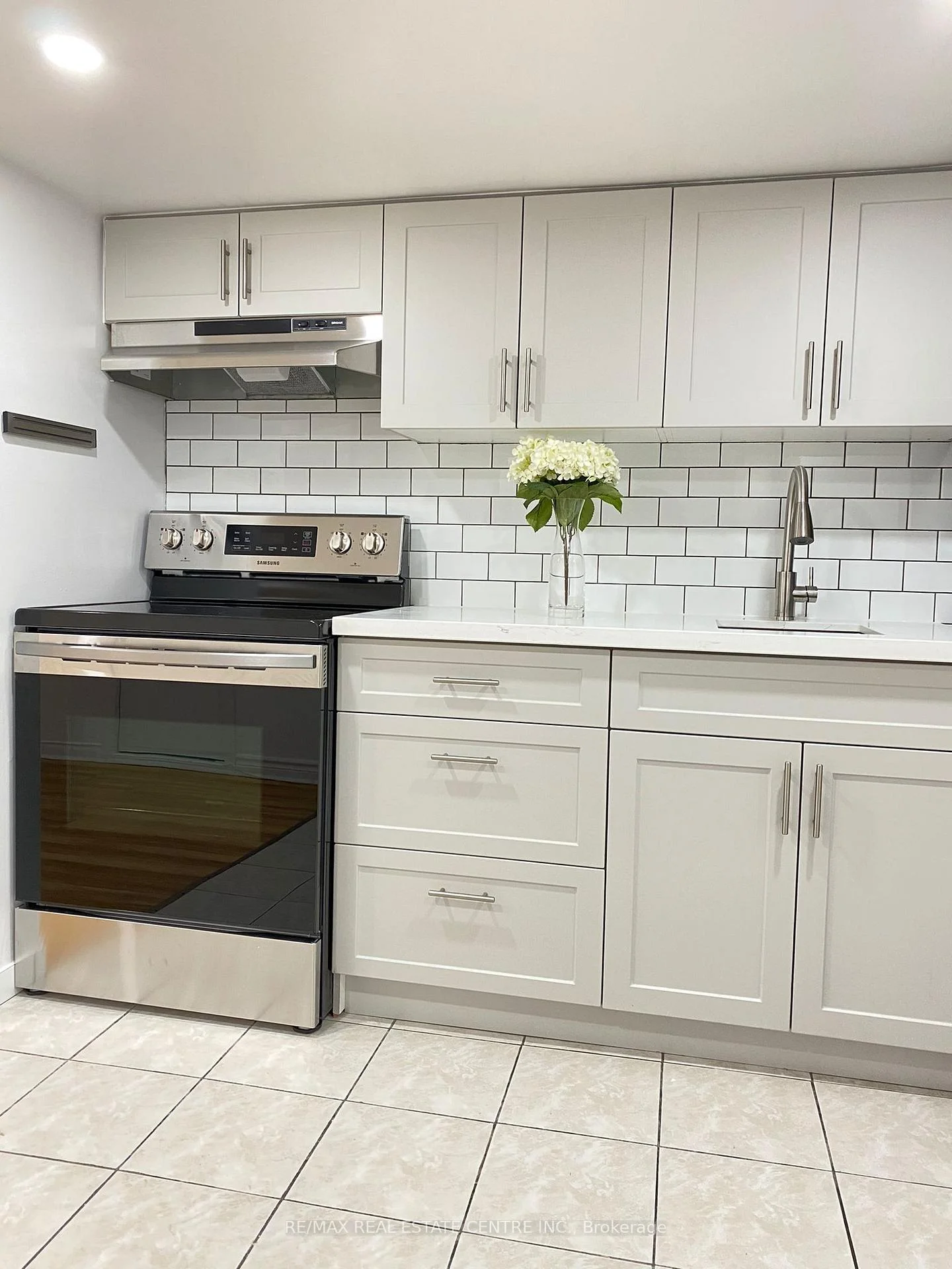 Photo 23 of Unit Lower, 472 Lansdowne Avenue, Toronto, Dufferin Grove — HOMEH