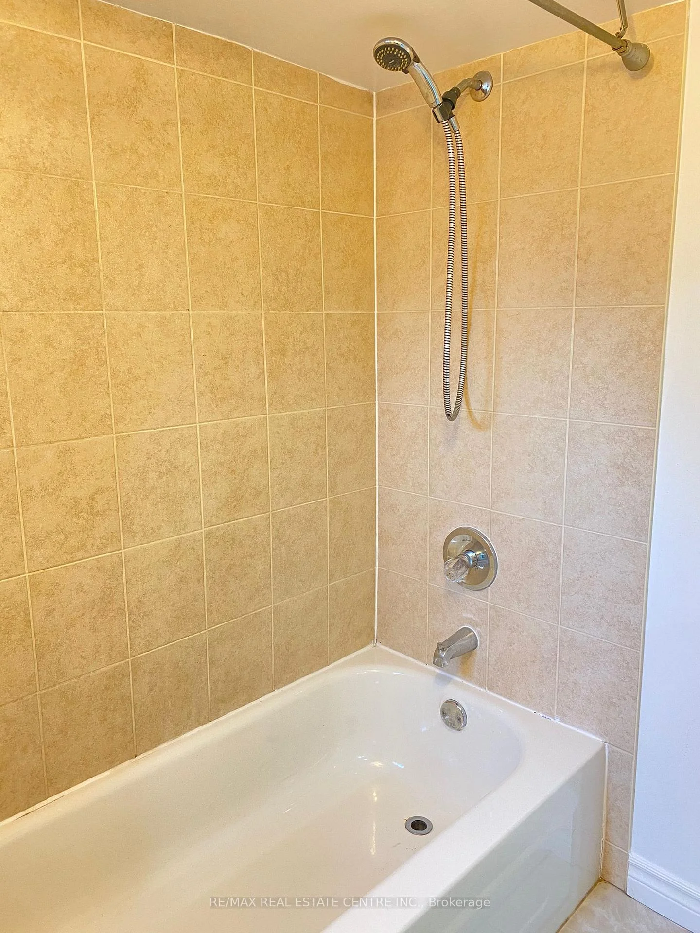 Photo 27 of Unit Lower, 472 Lansdowne Avenue, Toronto, Dufferin Grove — HOMEH