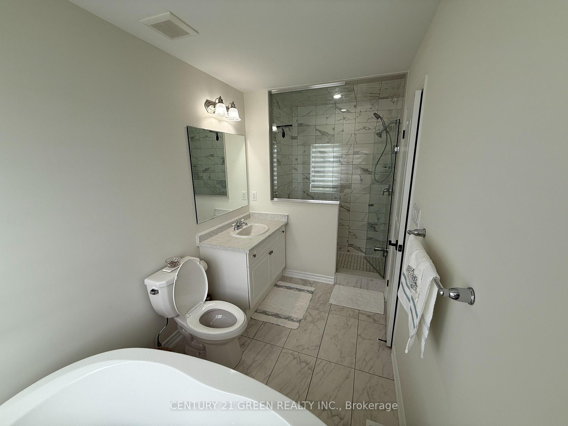 Photo 15 of 415 Remembrance Road, Brampton, Fletcher's Meadow — HOMEH