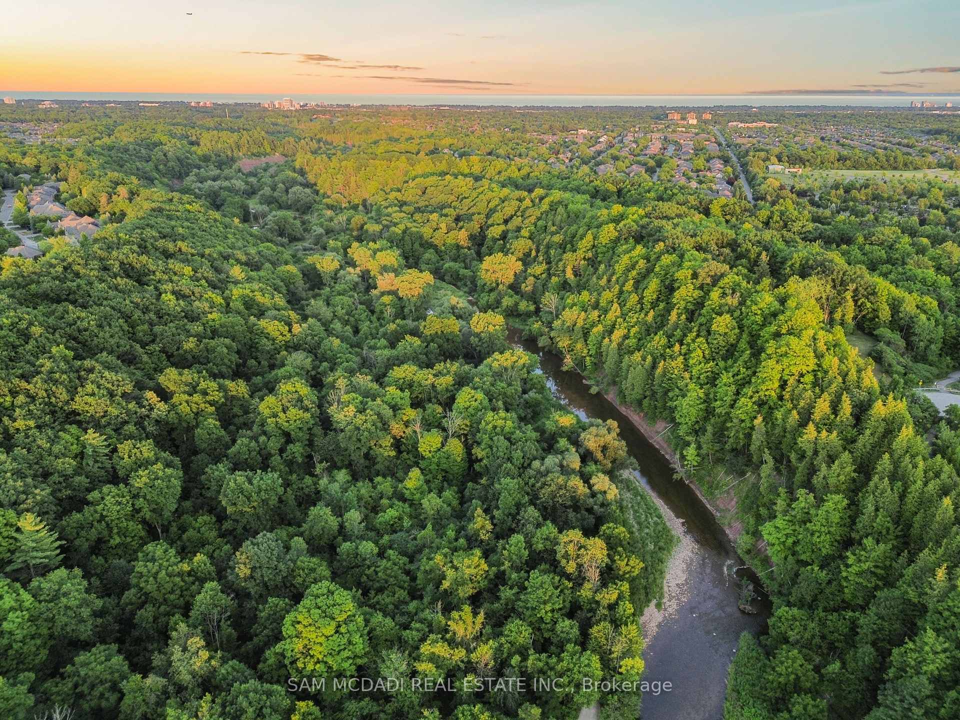 Photo 31 of Unit 34, 3006 Creekshore Common, Oakville, Glenorchy — HOMEH