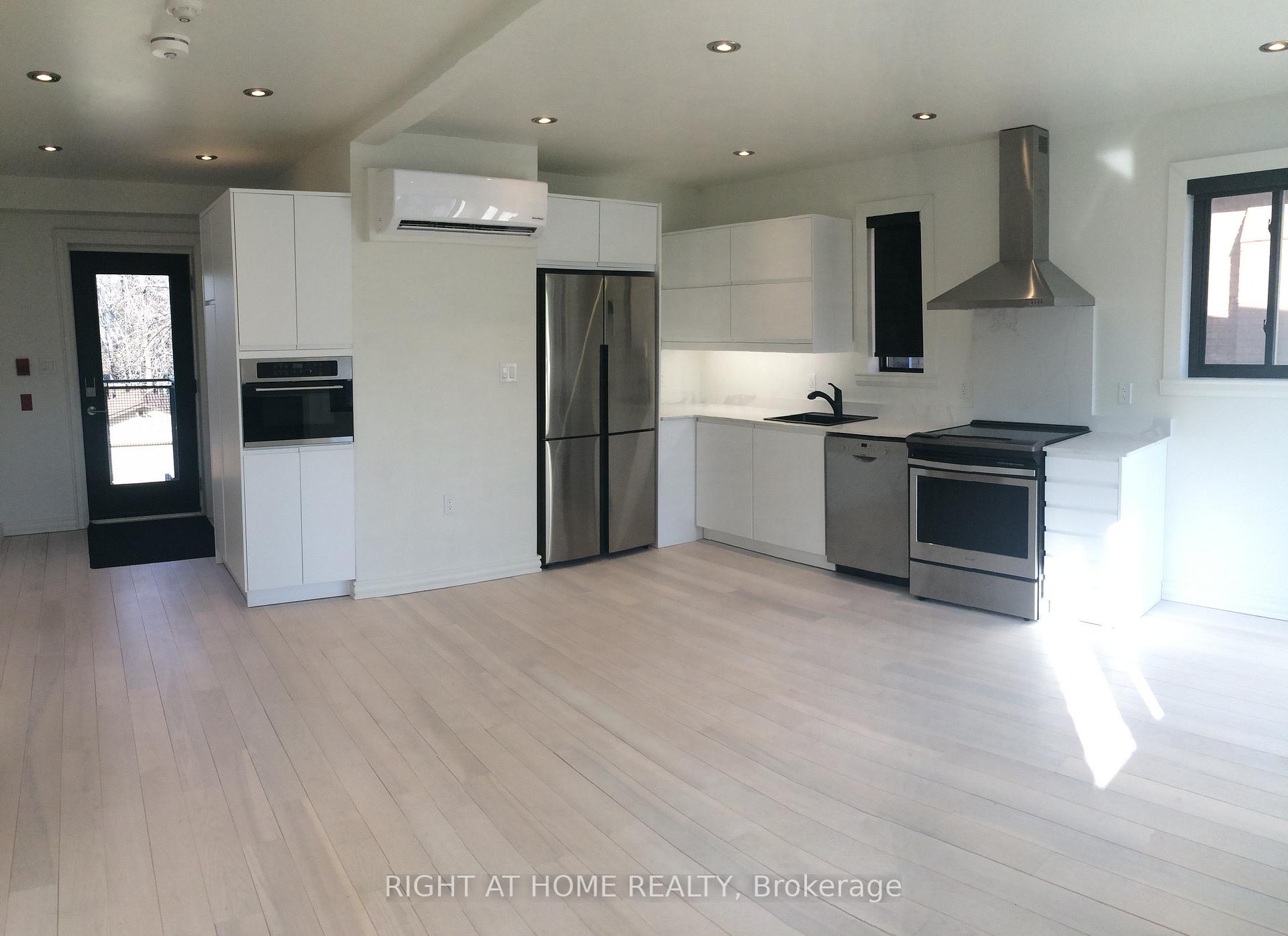 Photo 3 of Unit 4, 843 Main Street E, Hamilton, Stipley — HOMEH
