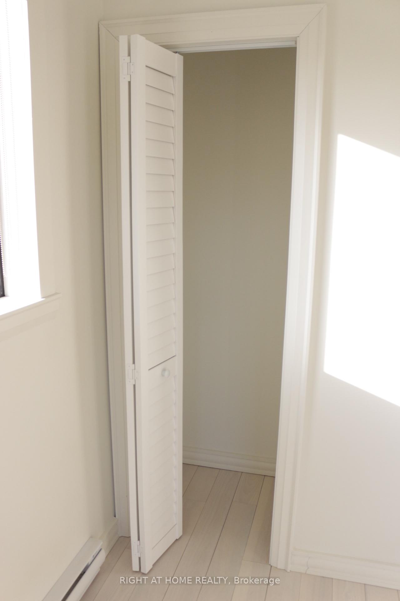 Photo 9 of Unit 4, 843 Main Street E, Hamilton, Stipley — HOMEH